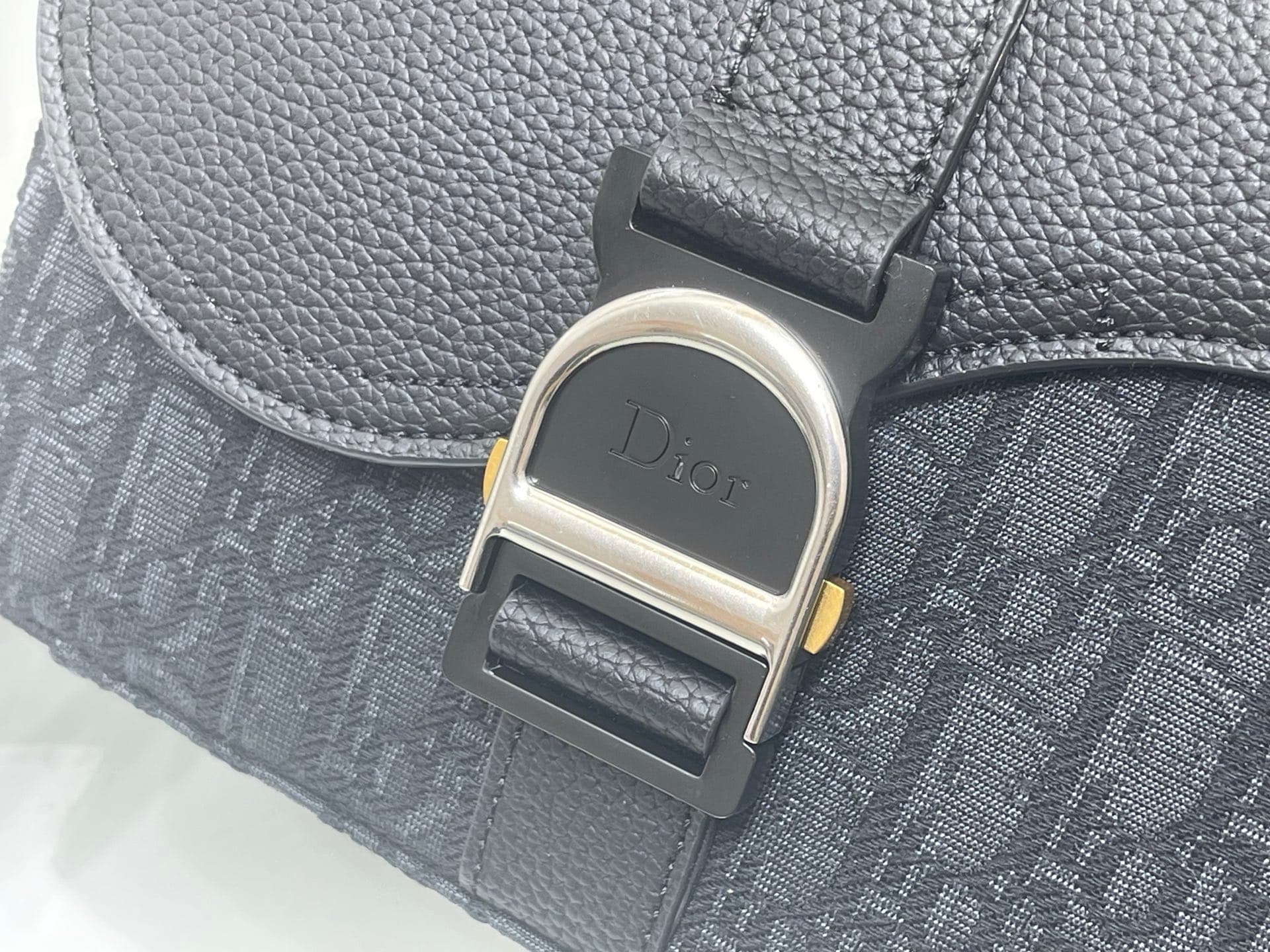 C1842 ❤️ This Heritage saddle-top messenger bag is stylish and unique in design. It’s… — image 6
