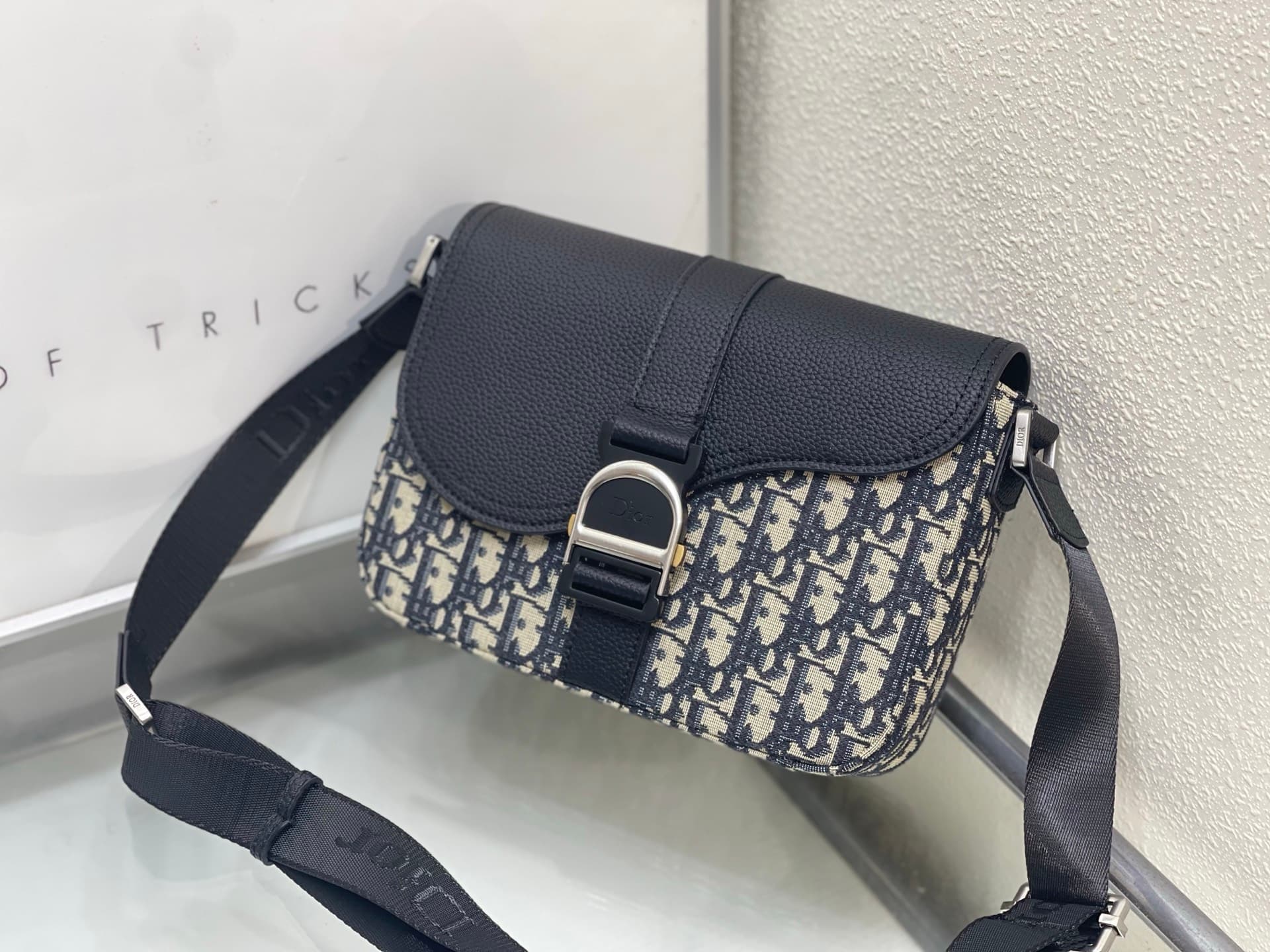 C1843 ❤️ This Heritage saddle-flap messenger bag is stylish and unique in design. It is — image 5