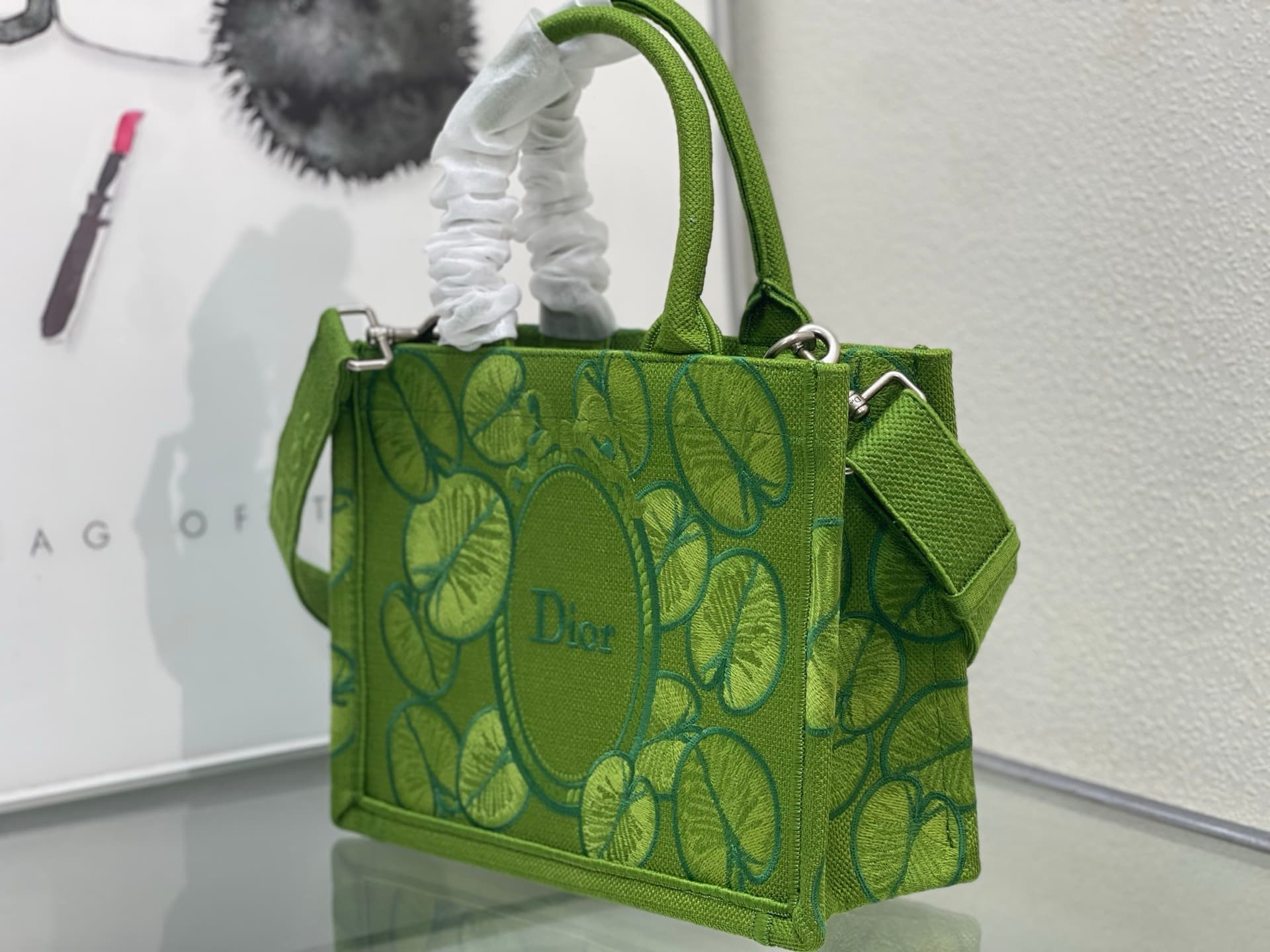 C1844 Small size 🆕 Details of Diore JWA’s new bags in the first season! The classic bag style with a modern touch — image 2