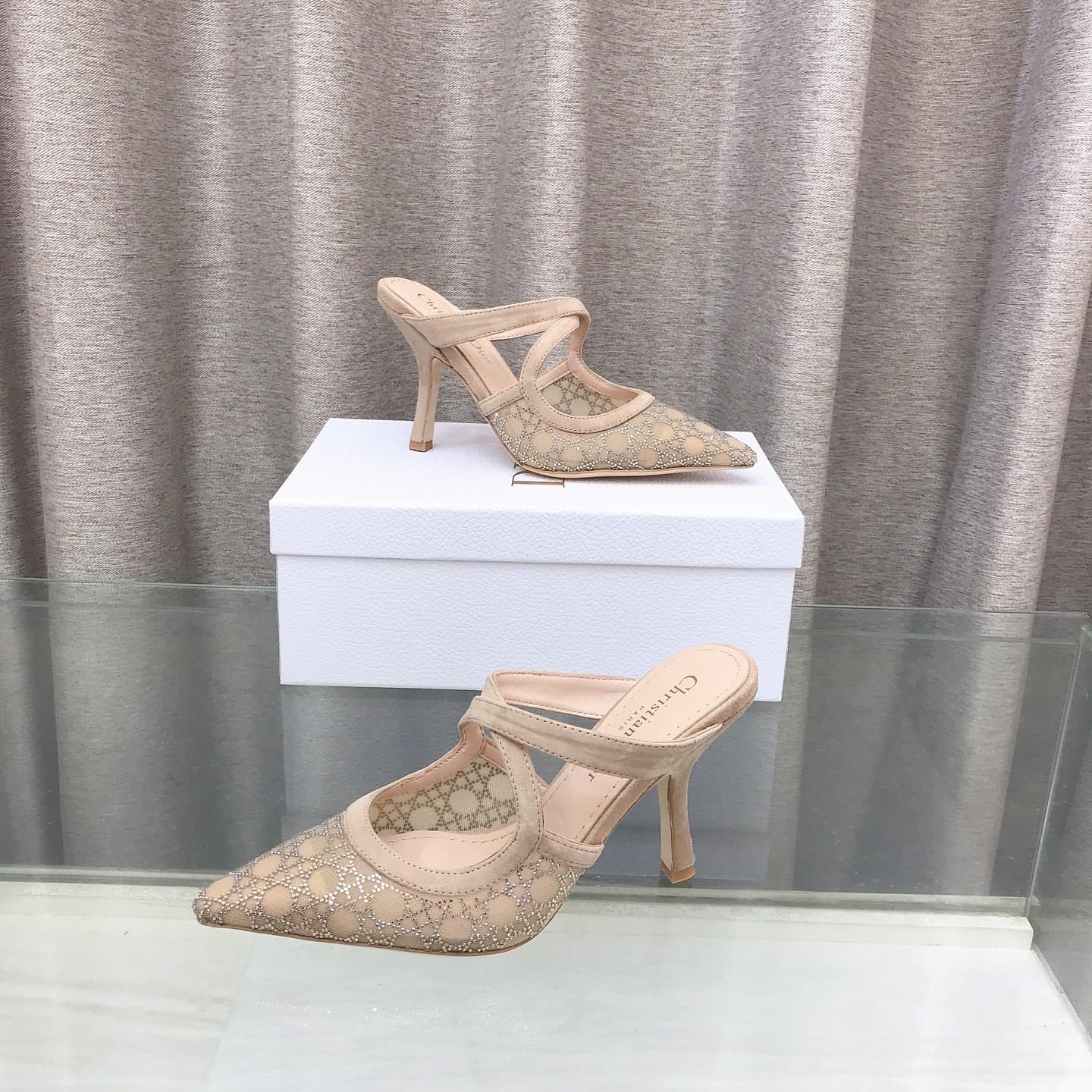 D6015 Dior 2026 new casual slippers, glittering… glittering… crystal-soled high heels Mules for celebrities, sequin-edged velvet pattern cat-heel slippers – the top-tier version on the market — image 6
