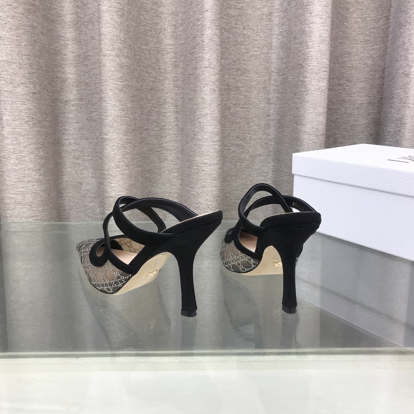 D6013 Dior 2026 new pair of casual slippers, bling...bling... crystal-encrusted high heels Mule shoes with crossband straps, star-like studded plaid pattern cat-heel slippers – the top-tier version on the market — image 8