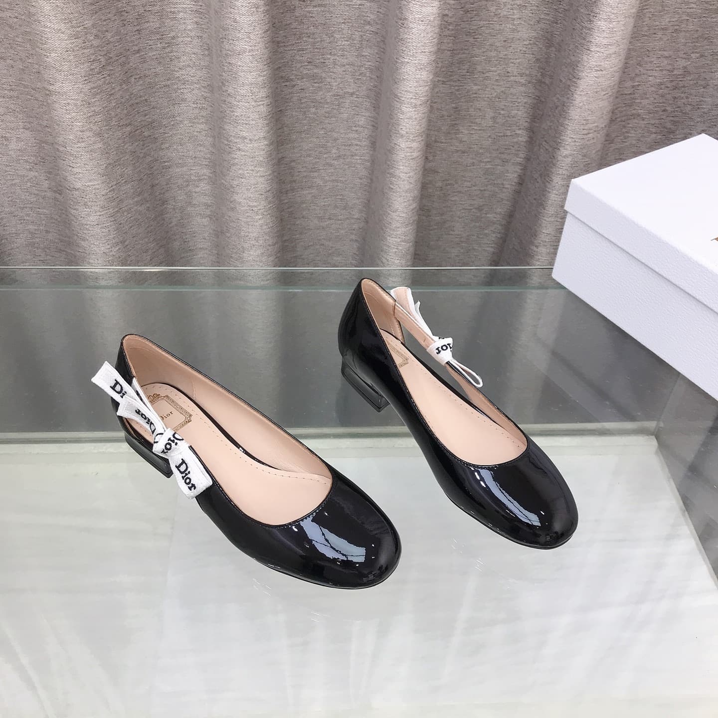 D6001 D Family~Diore 2026 Early Spring New Model: Classic Leather and Ribbon Loafers — image 2