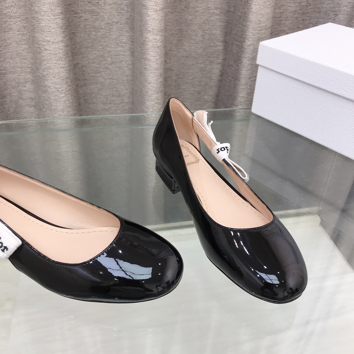 D6001 D Family~Diore 2026 Early Spring New Model: Classic Leather and Ribbon Loafers — image 5