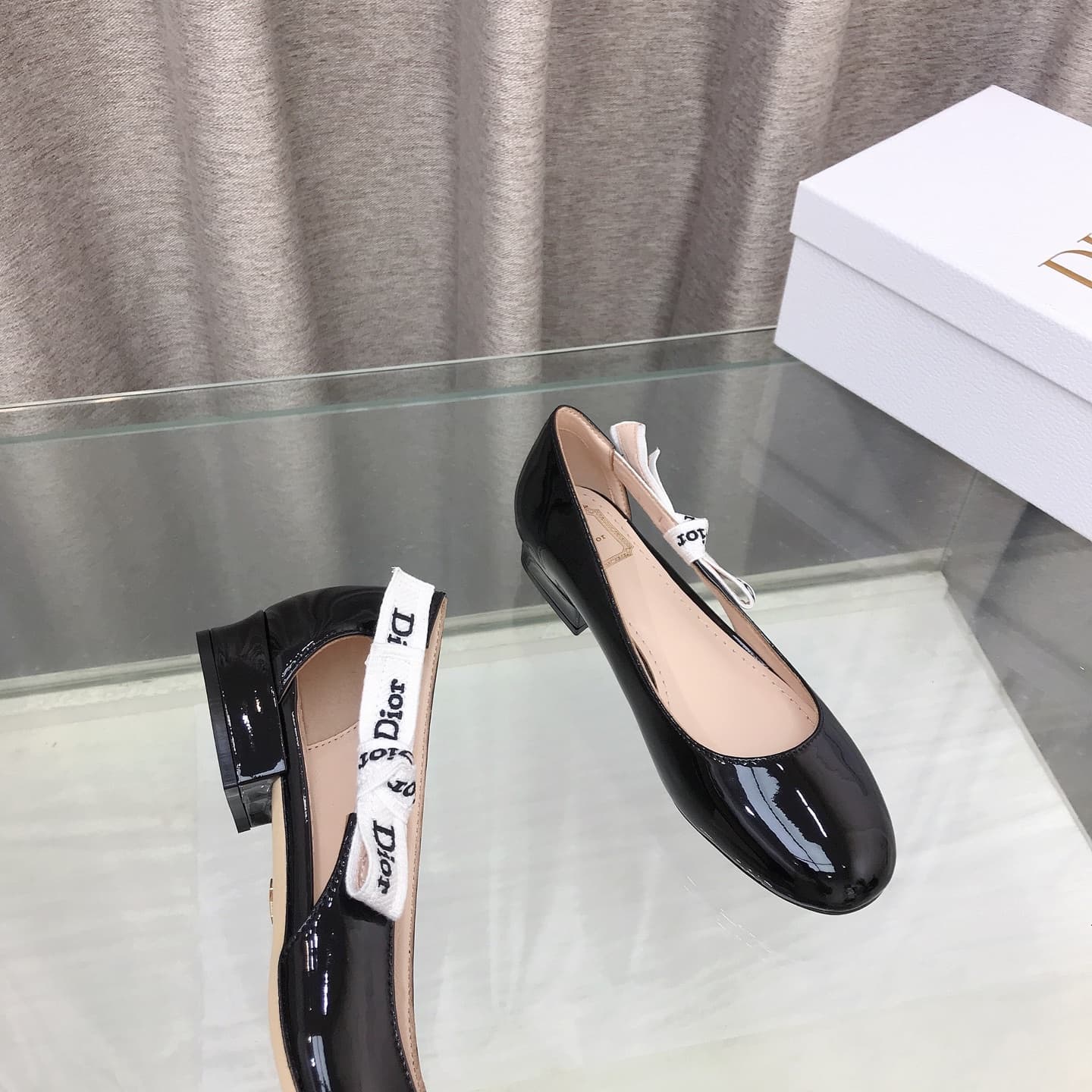 D6001 D Family~Diore 2026 Early Spring New Model: Classic Leather and Ribbon Loafers — image 4