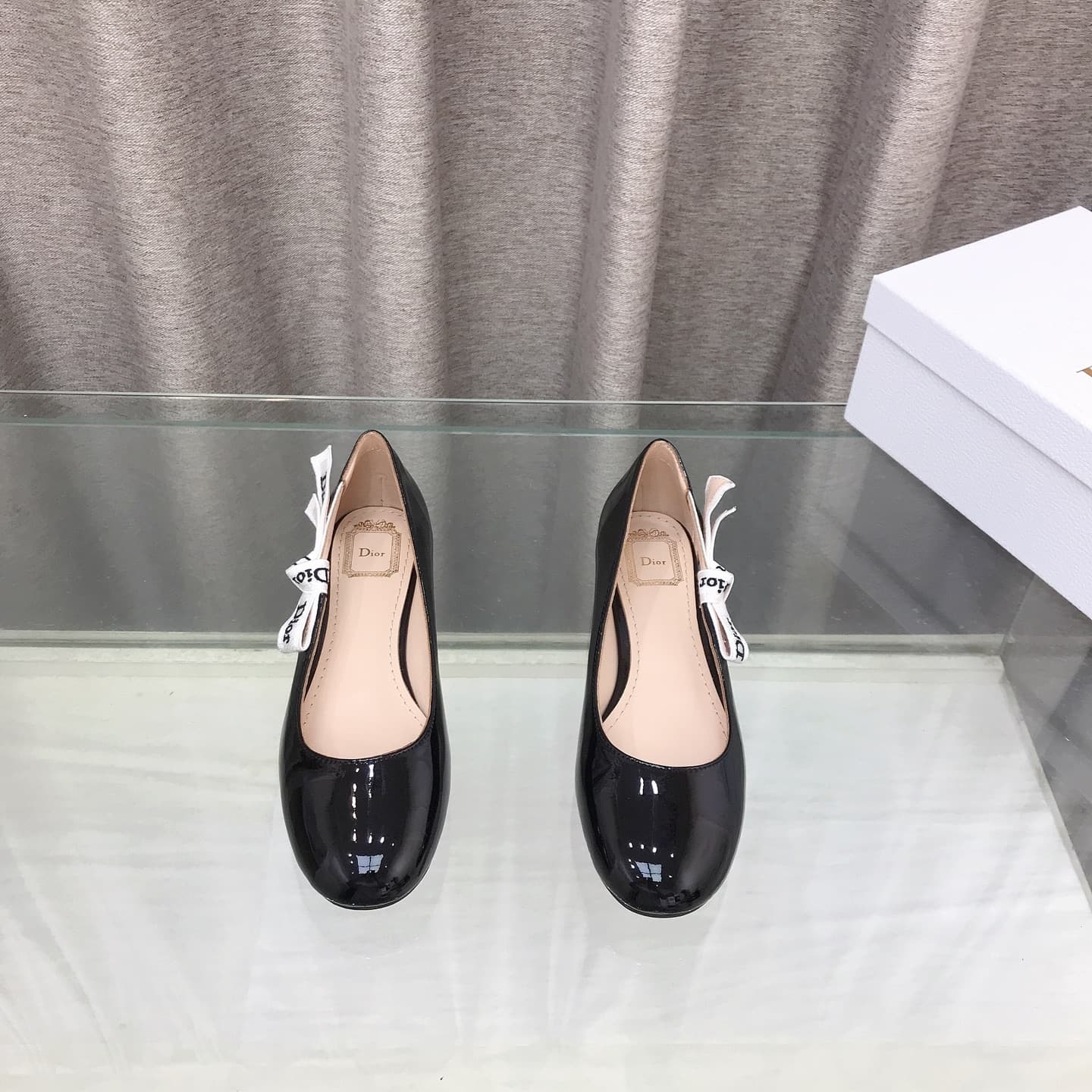 D6001 D Family~Diore 2026 Early Spring New Model: Classic Leather and Ribbon Loafers — image 3
