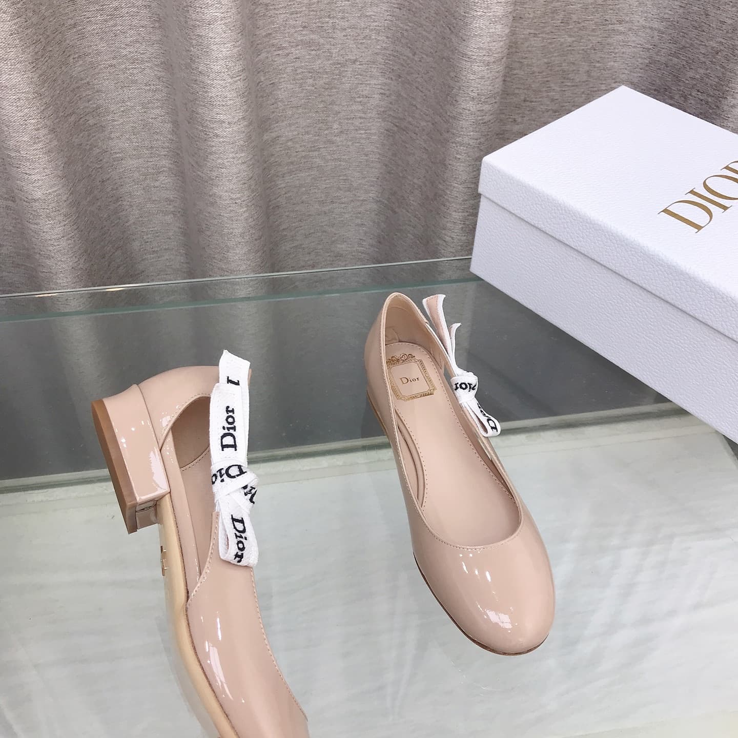 D5999 D Family~DIOR 2026 Early Spring New Model: Classic Leather and Ribbon Loafers — image 4