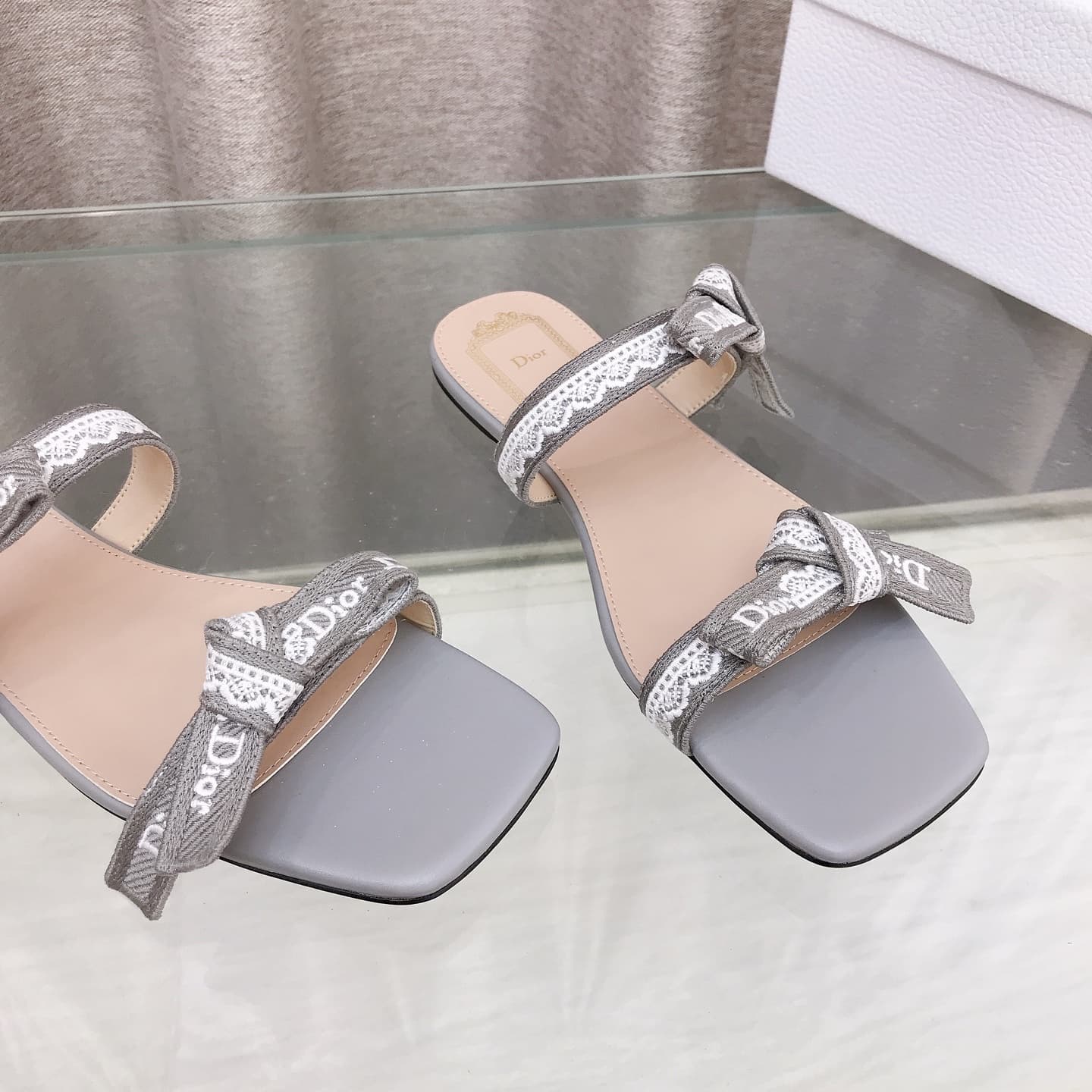 D5997 26ss Spring/Summer new model Dior J’Adior belted sandals. Classic CD letter embroidery, bow details, lace trim – two-band sandals. — image 5