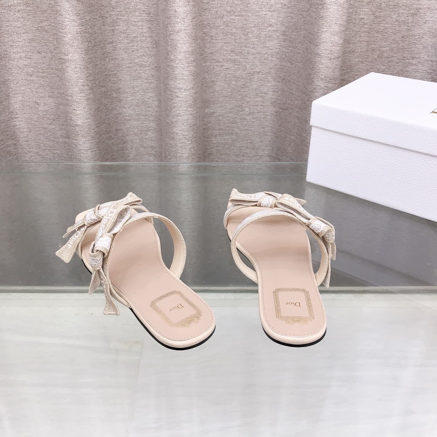 D5995 26ss Spring/Summer new model Dior J’Adior belted sandals. Classic CD letter embroidery, bow ties, lace trims – two-band sandals. — image 8