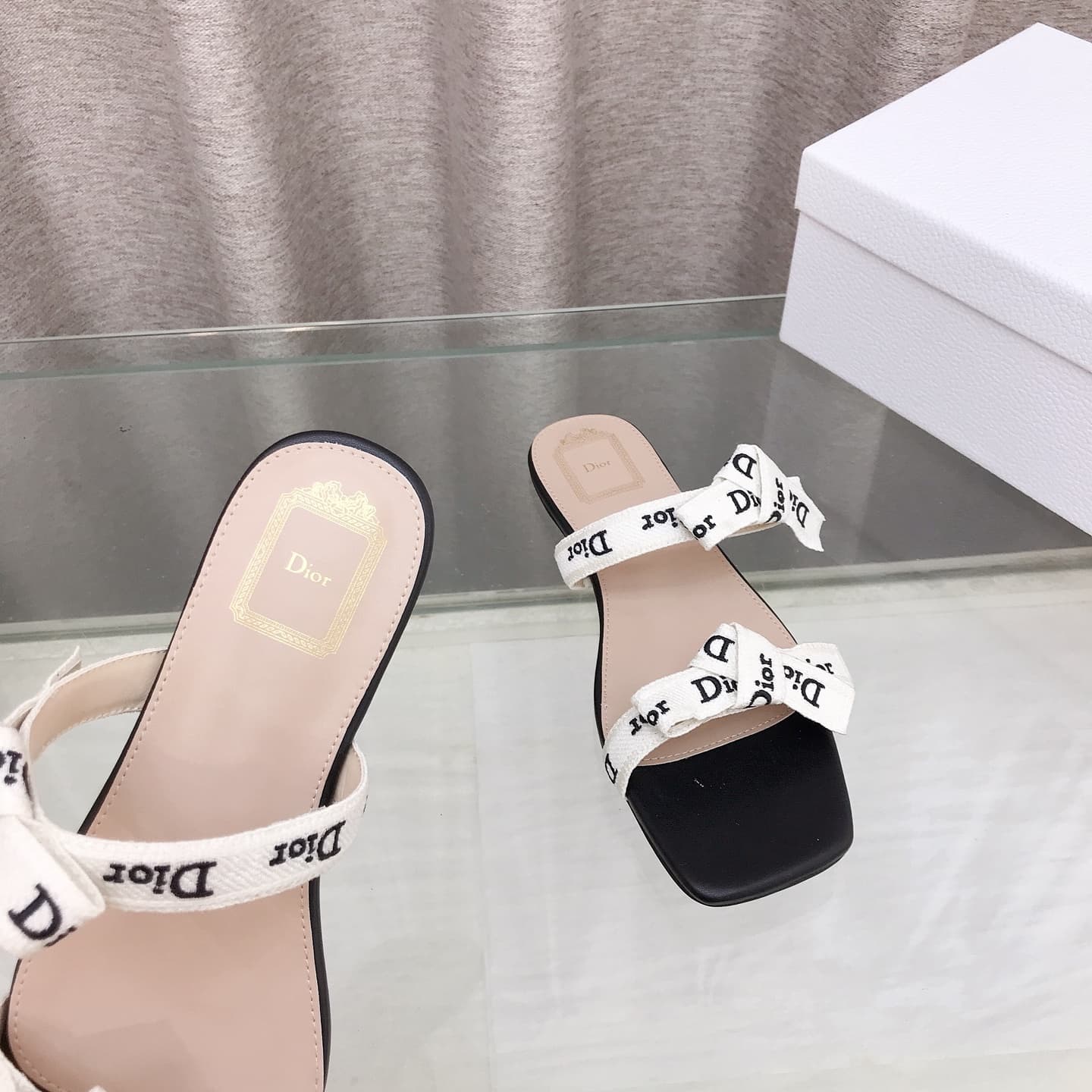 D5994 26ss Spring/Summer new model Dior J’Adior belted sandals. Classic CD letter embroidery, bow details, lace trim – two-tiered sandals. — image 4