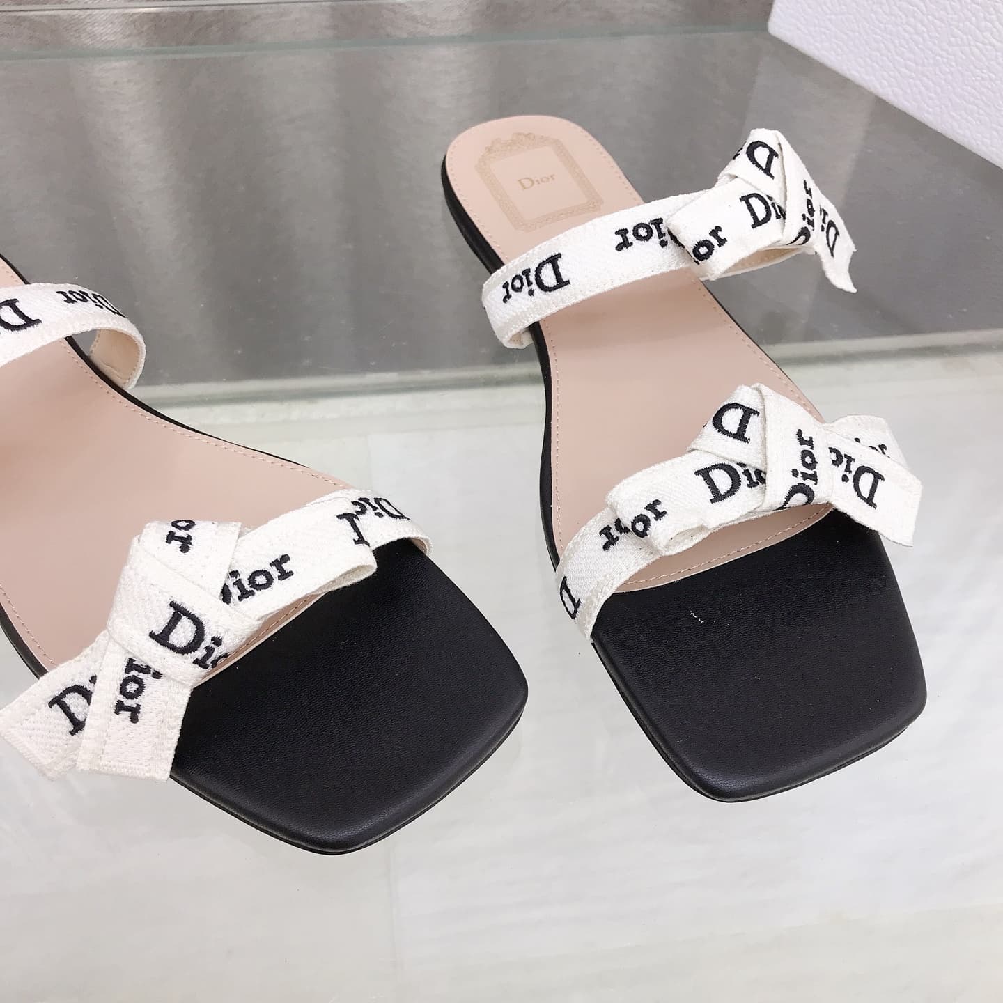 D5994 26ss Spring/Summer new model Dior J’Adior belted sandals. Classic CD letter embroidery, bow details, lace trim – two-tiered sandals. — image 5