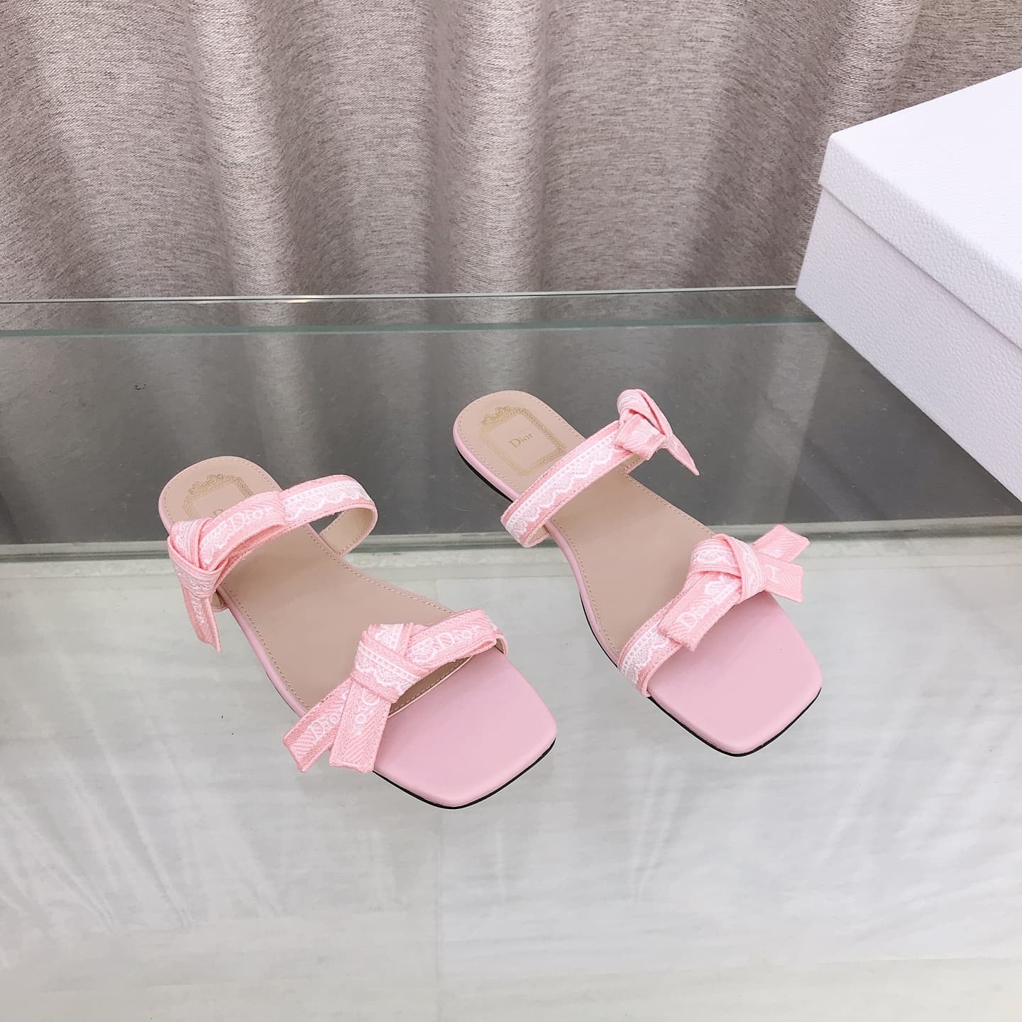 D5993 26ss Spring/Summer new model Dior J’Adior belted sandals, classic CD letter embroidery, bow ties, lace trim – two-band sandals — image 2