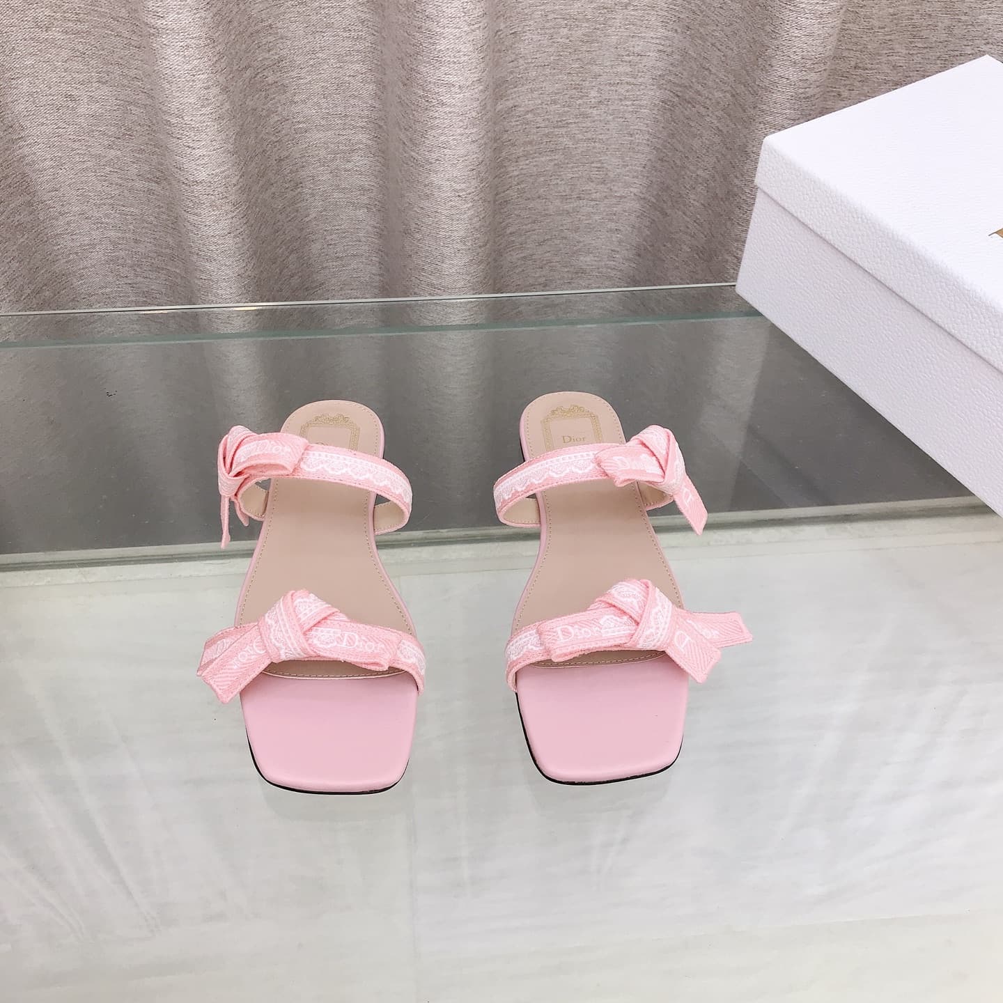 D5993 26ss Spring/Summer new model Dior J’Adior belted sandals, classic CD letter embroidery, bow ties, lace trim – two-band sandals — image 3