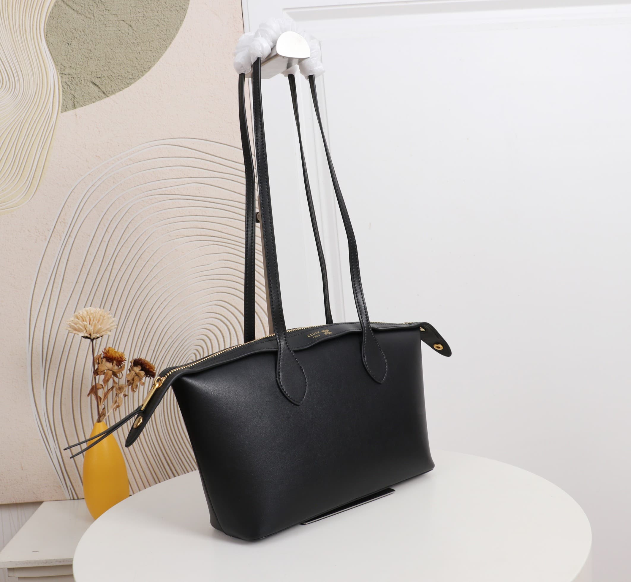 C467 .Celine Seline bag, dimensions: 26*19*8cm — image 3