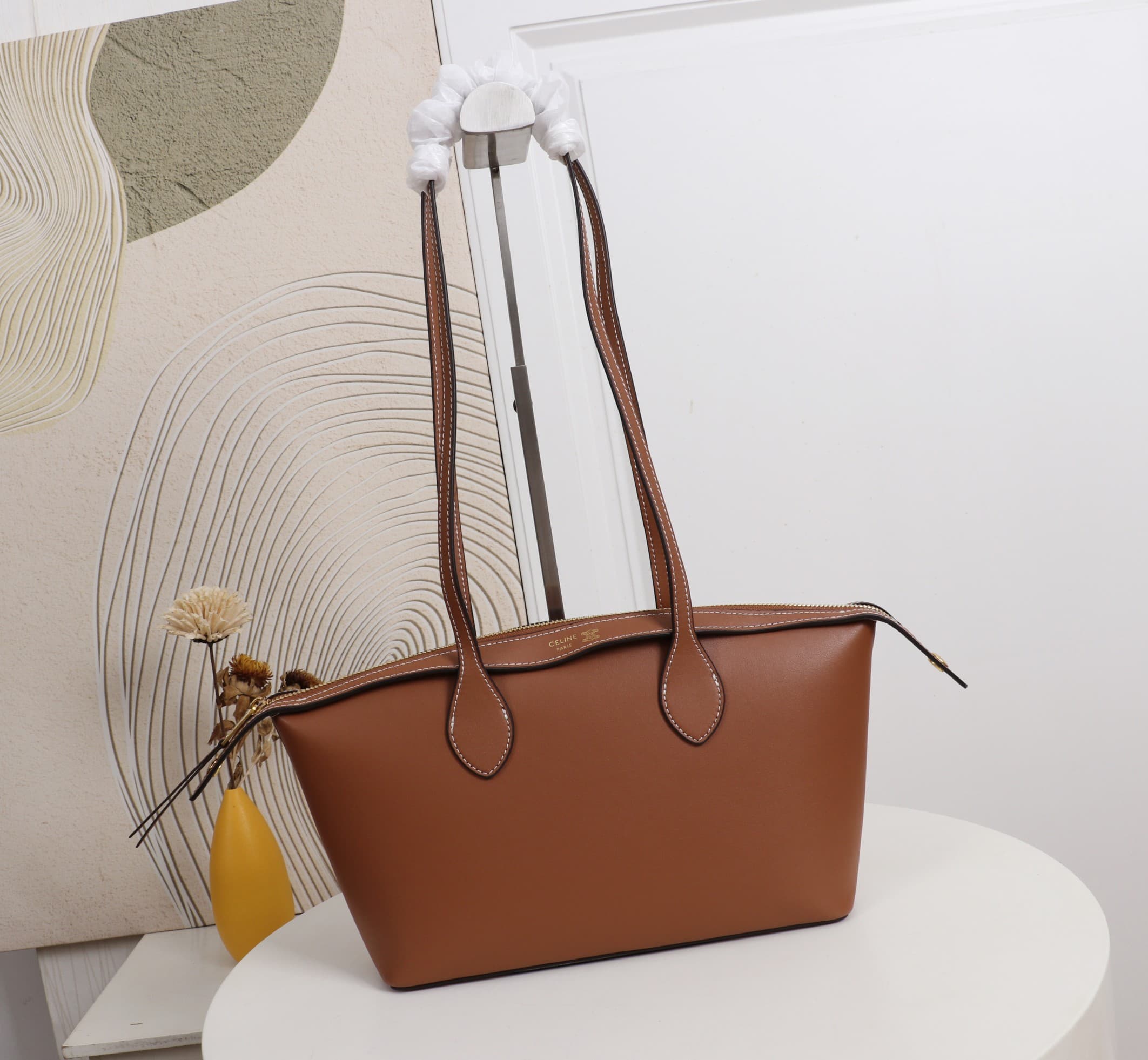 C466 .Celine Celine bag, dimensions: 26*19*8cm — image 1