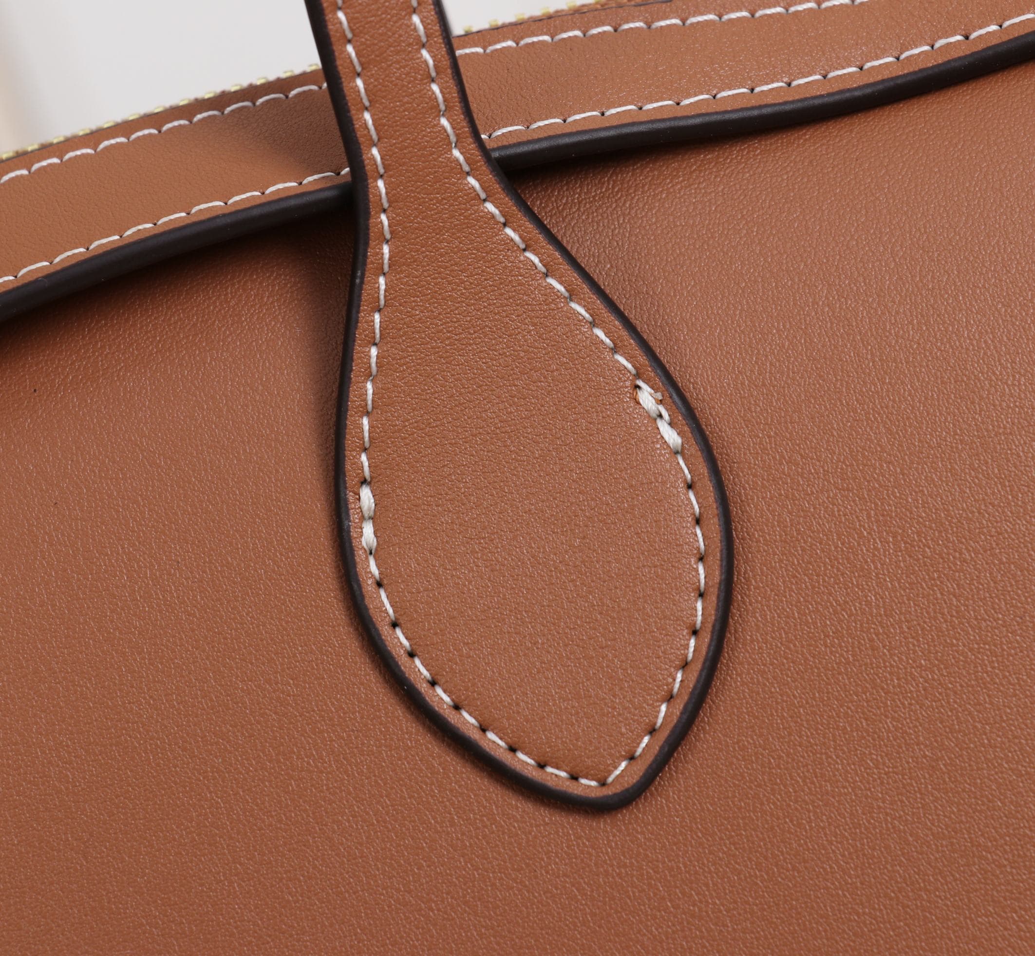C466 .Celine Celine bag, dimensions: 26*19*8cm — image 5
