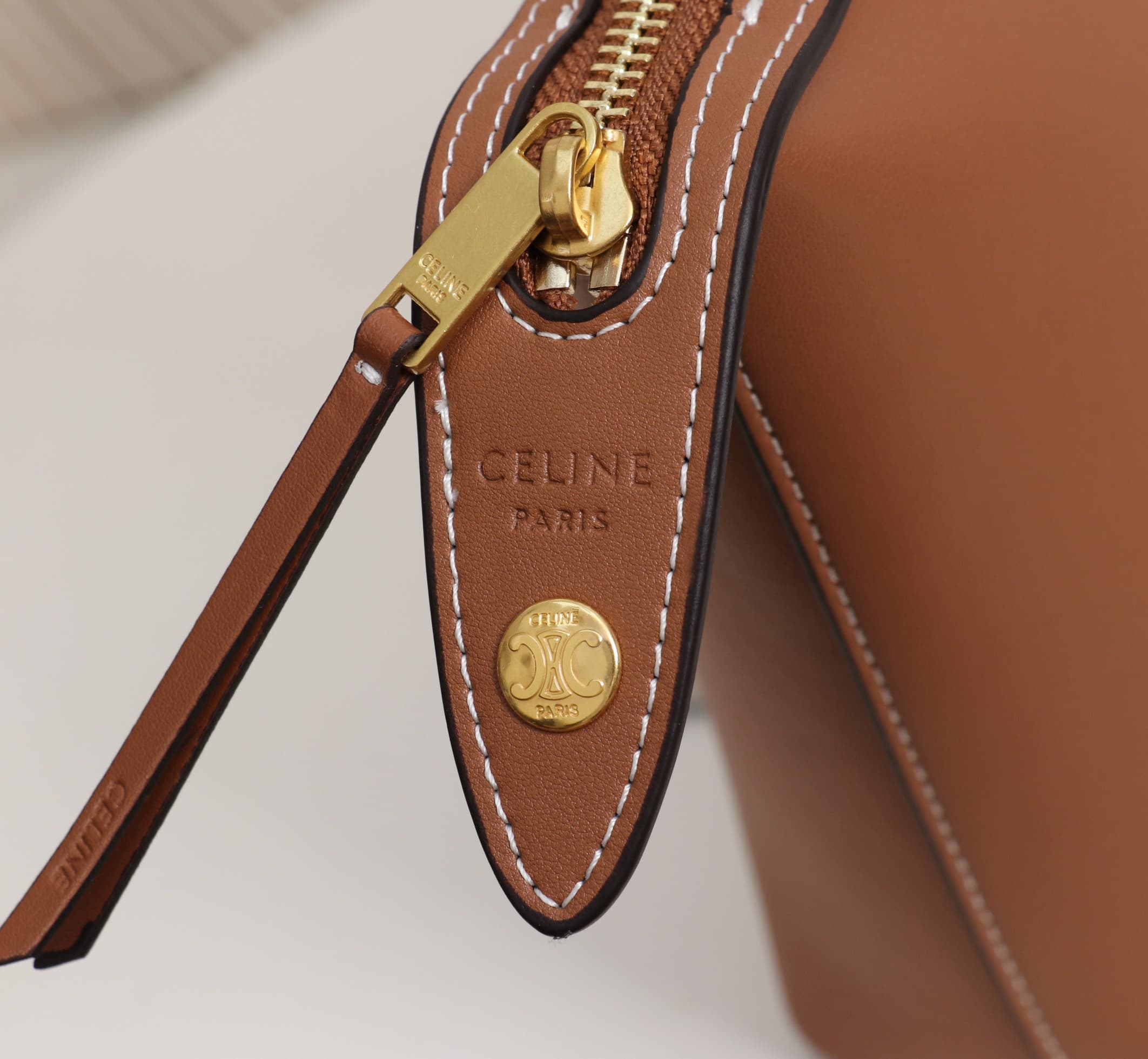 C466 .Celine Celine bag, dimensions: 26*19*8cm — image 8