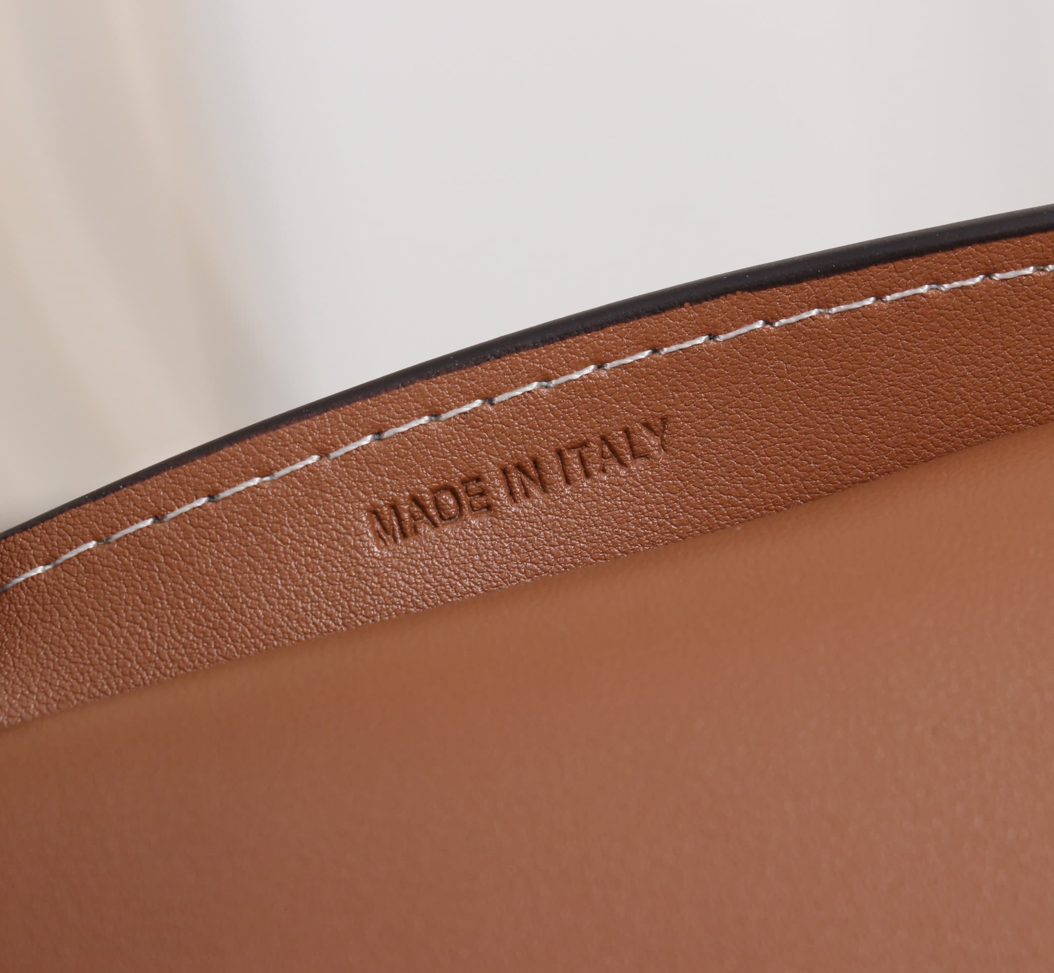 C466 .Celine Celine bag, dimensions: 26*19*8cm — image 7