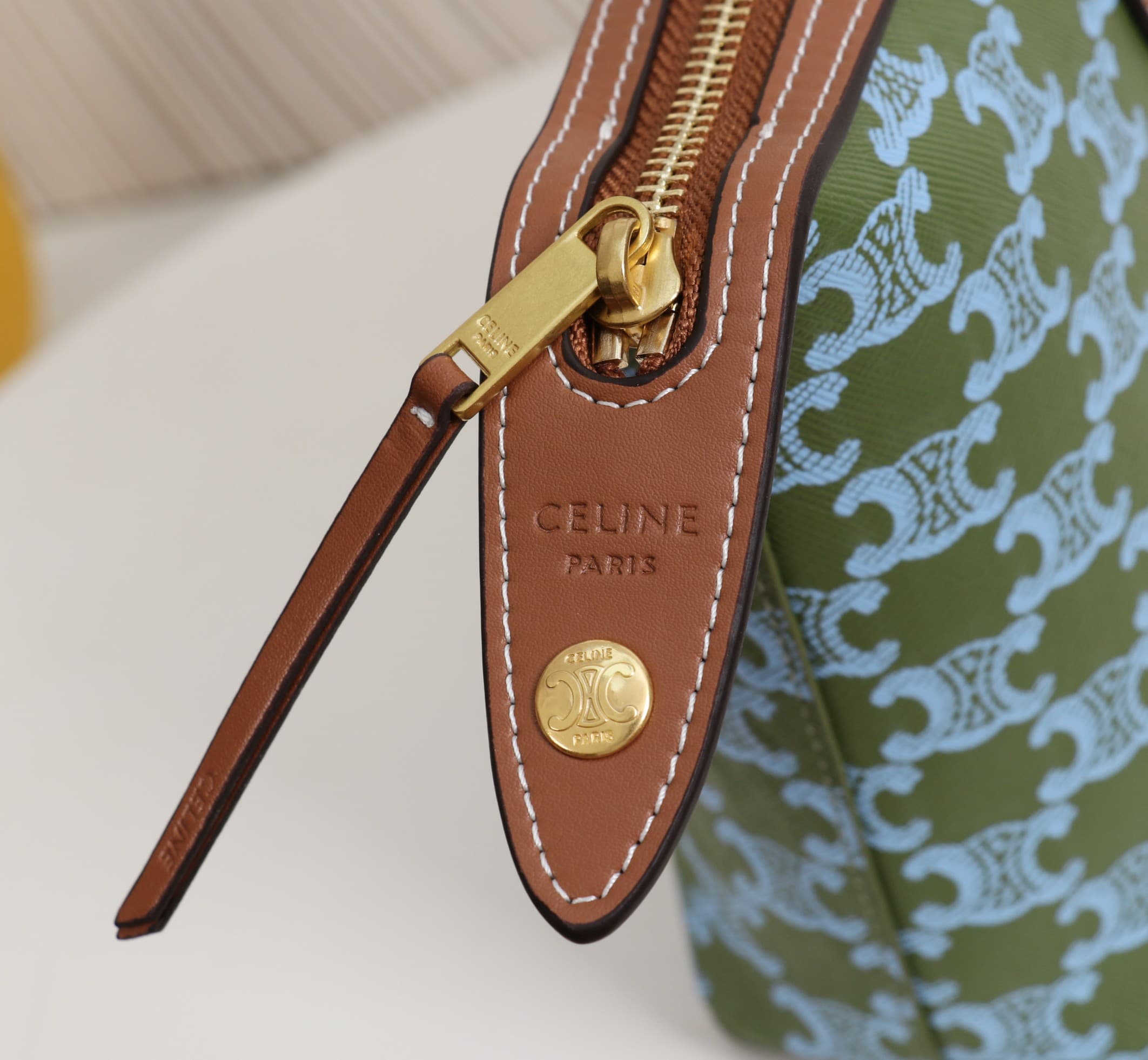 C464 .Celine Seline bag, dimensions: 26*19*8cm — image 7