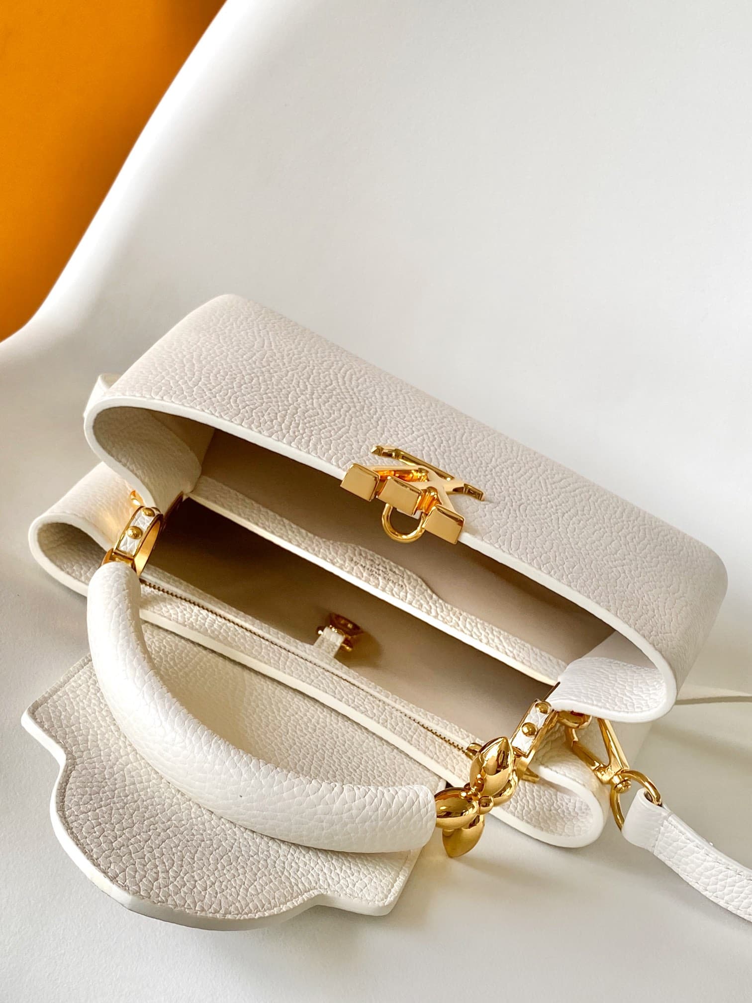 C4959 💰 Dynamic encoding chip, high-grade original brand leather. M23943 – black; M23944 – beige; M23945 – gray; 21cm — image 8