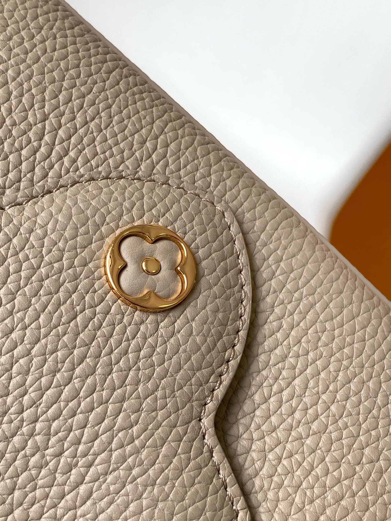 C4962 💰 Dynamic encoding chip, high-grade original brand leather: M23943 black, M23944 beige, M23945 gray, 21cm — image 7