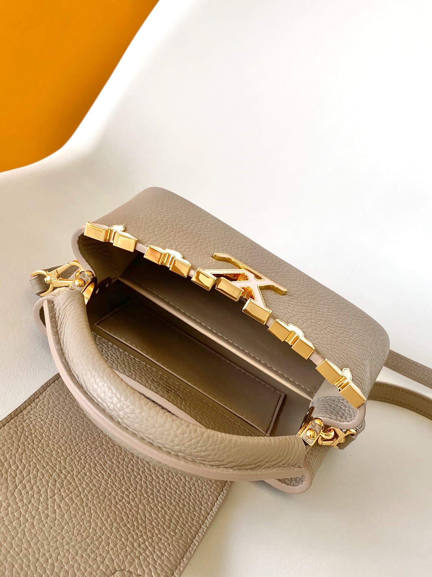 C5138 💰 Premium original leather, dynamic sizing capability — image 8