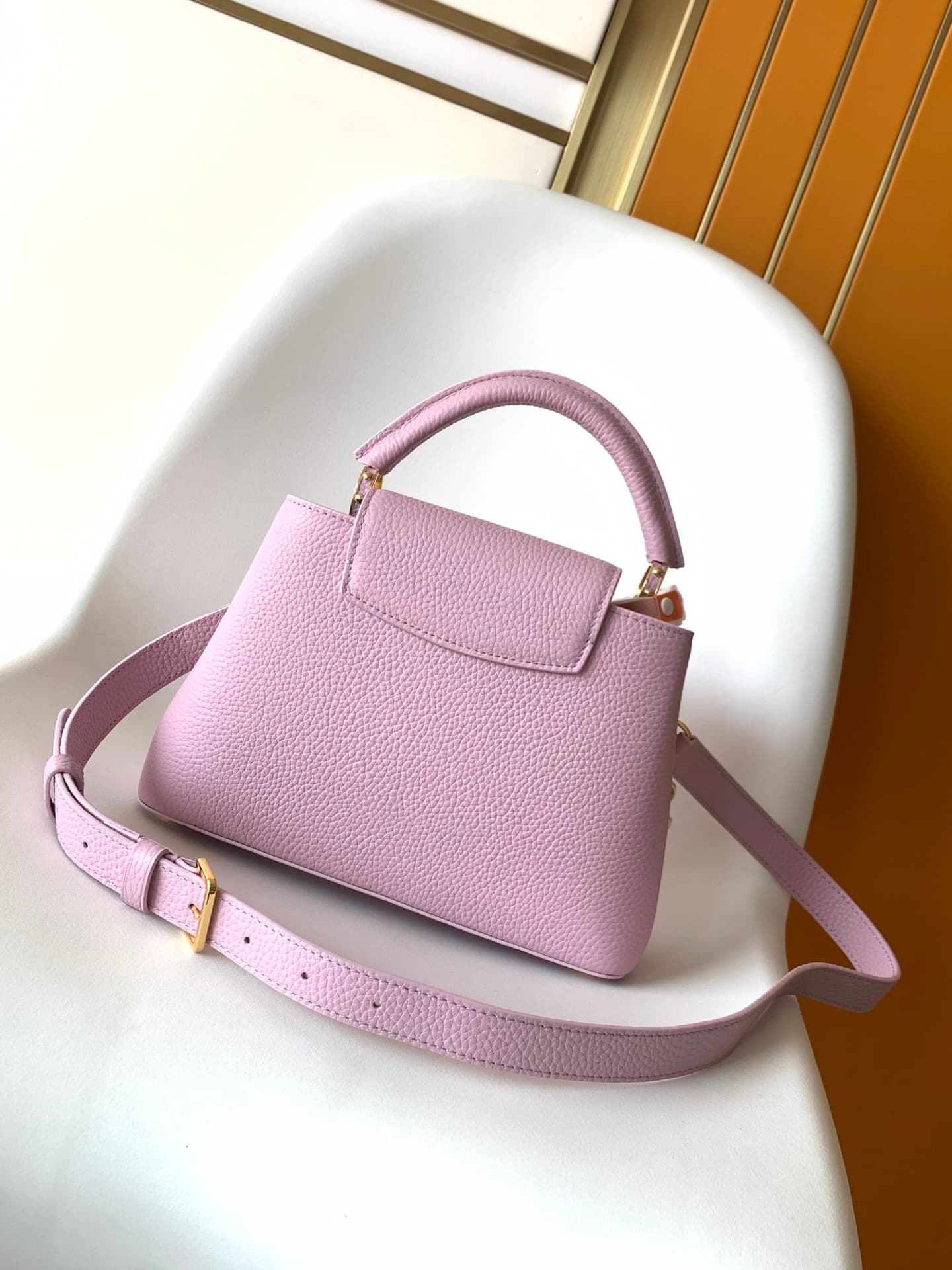 C5305 💰 M14381 brown M14970 black M14971 blue M14972 pink-purple M14393 horizontal white 100% original factory product, dynamic 163 model. Capucines BB handbag, inspired by the design elements of the Harmony collection, features a luxurious chain design t — image 3