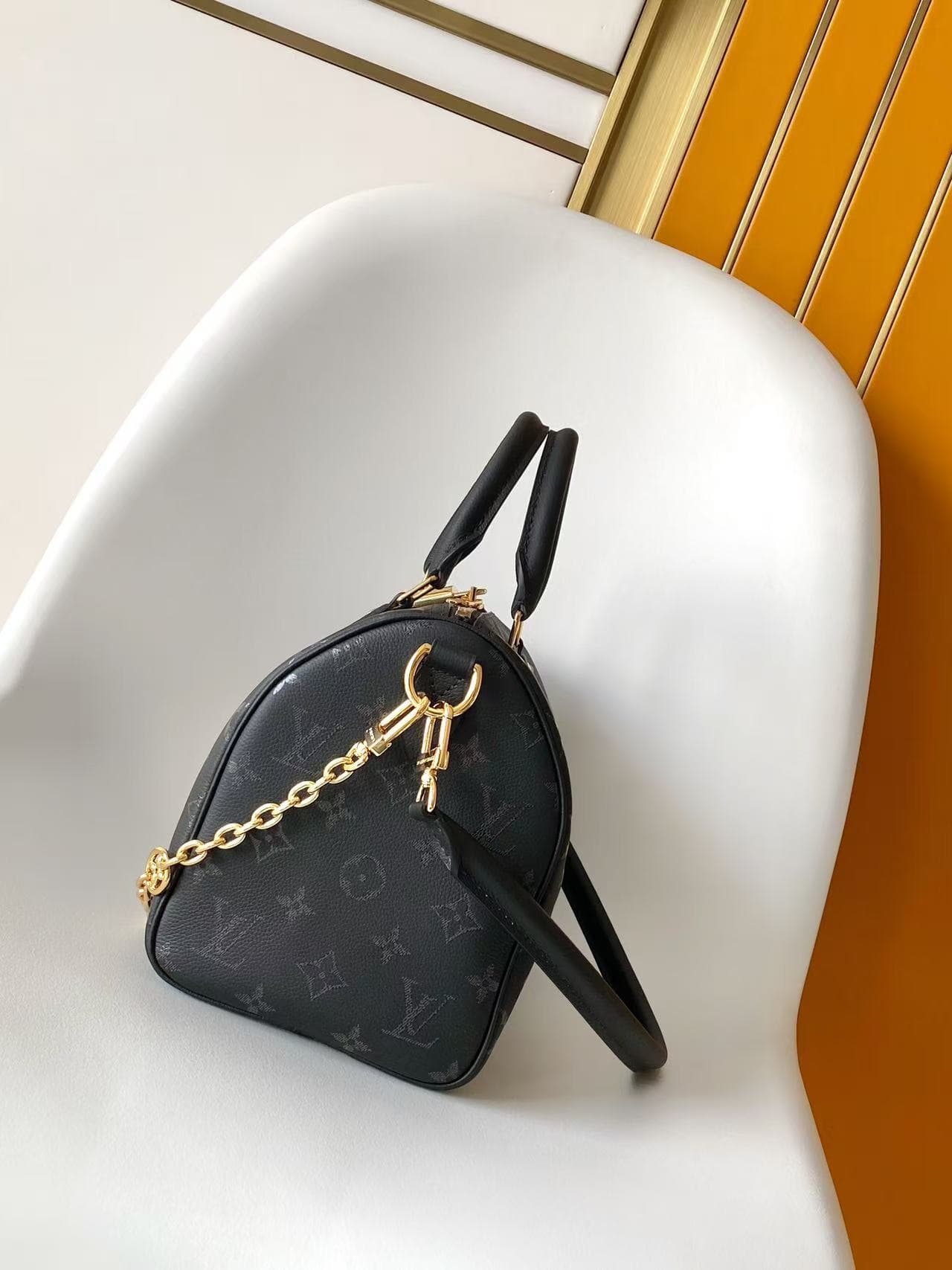 C5141 💰 Top-quality original items: Dynamic 163M26691 (brown), M26486 (black), M26690 (white). This Speedy Bandoulière 25 handbag features leather with a soft, pillow-like texture, adding a modern touch to the LV Bliss series. The classic Monogram pattern — image 2