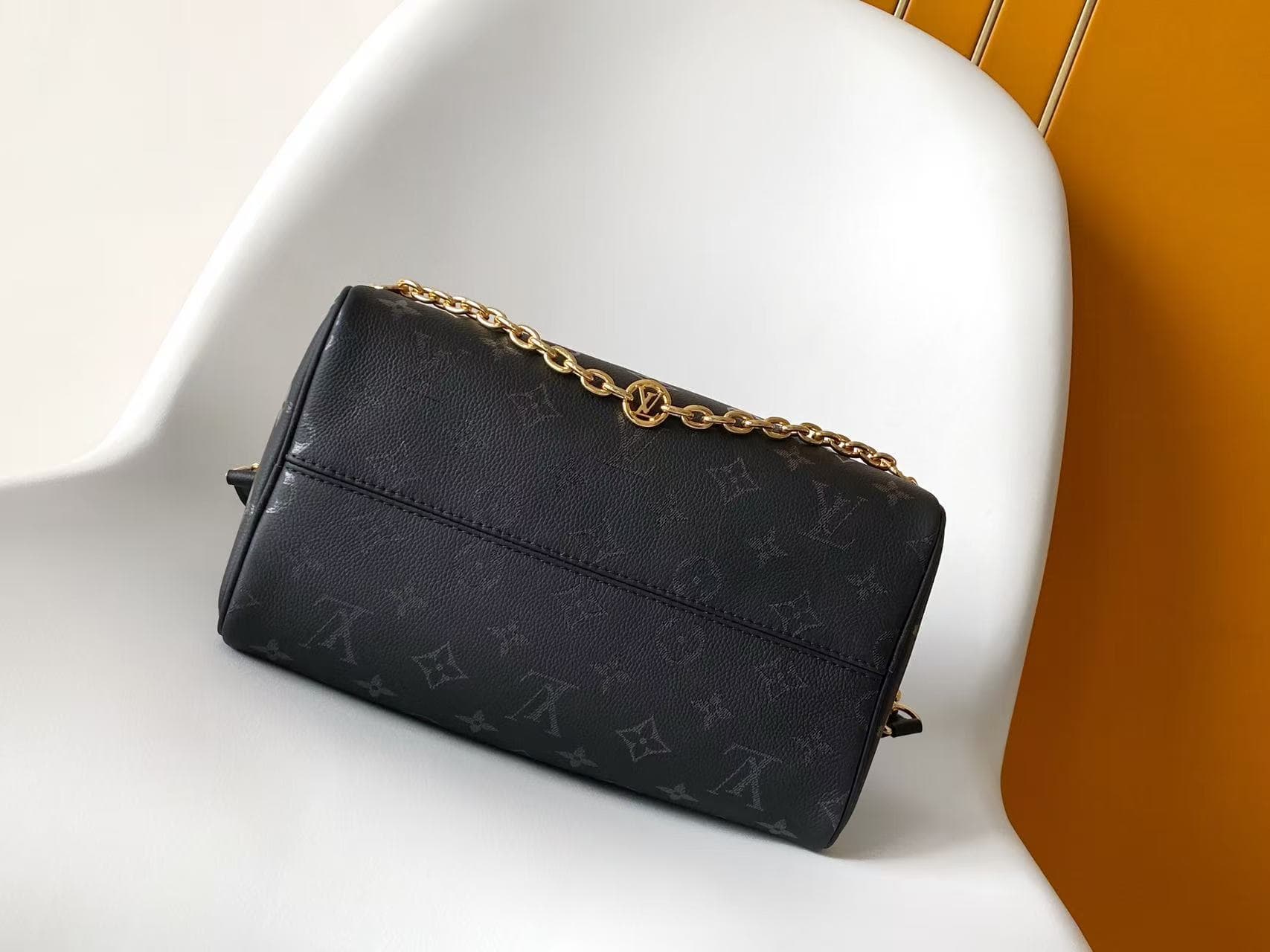 C5141 💰 Top-quality original items: Dynamic 163M26691 (brown), M26486 (black), M26690 (white). This Speedy Bandoulière 25 handbag features leather with a soft, pillow-like texture, adding a modern touch to the LV Bliss series. The classic Monogram pattern — image 4