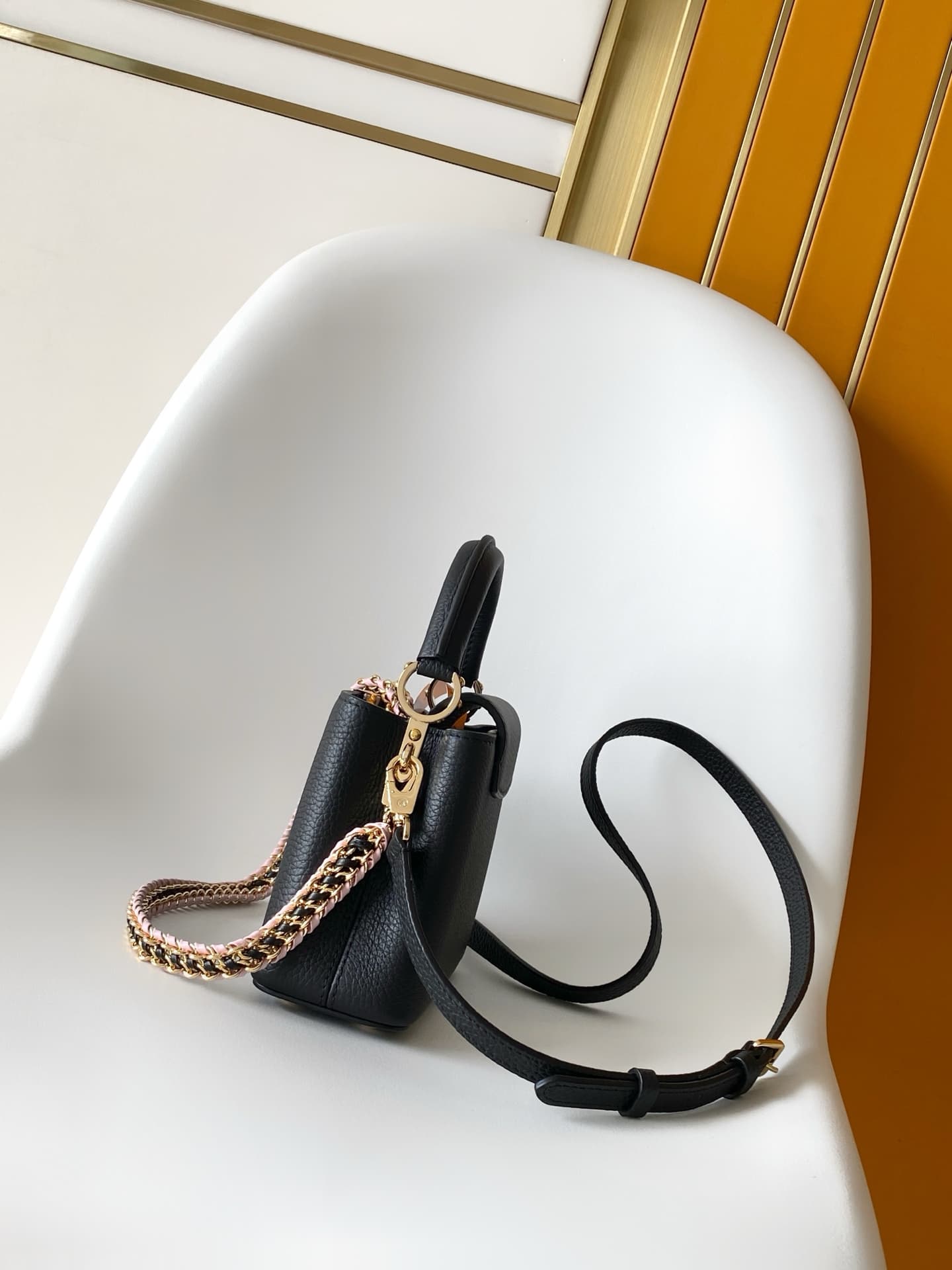C5270 💰 M29439 Black; M28450 Beige; M29440 Gray; M28688 Brown; M28691 Bright Red; M29498 Horizontal Pink – Premium original style. Dynamic 163. This Capucines mini handbag features beautifully crafted braided chains and enamel Monogram floral decorations, — image 2