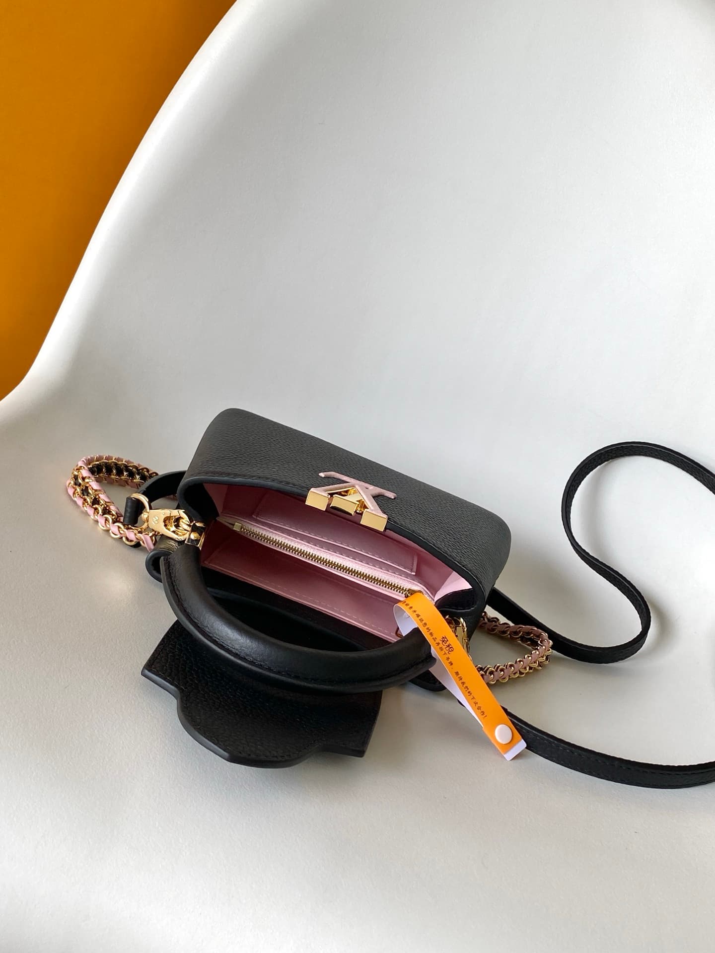 C5270 💰 M29439 Black; M28450 Beige; M29440 Gray; M28688 Brown; M28691 Bright Red; M29498 Horizontal Pink – Premium original style. Dynamic 163. This Capucines mini handbag features beautifully crafted braided chains and enamel Monogram floral decorations, — image 8