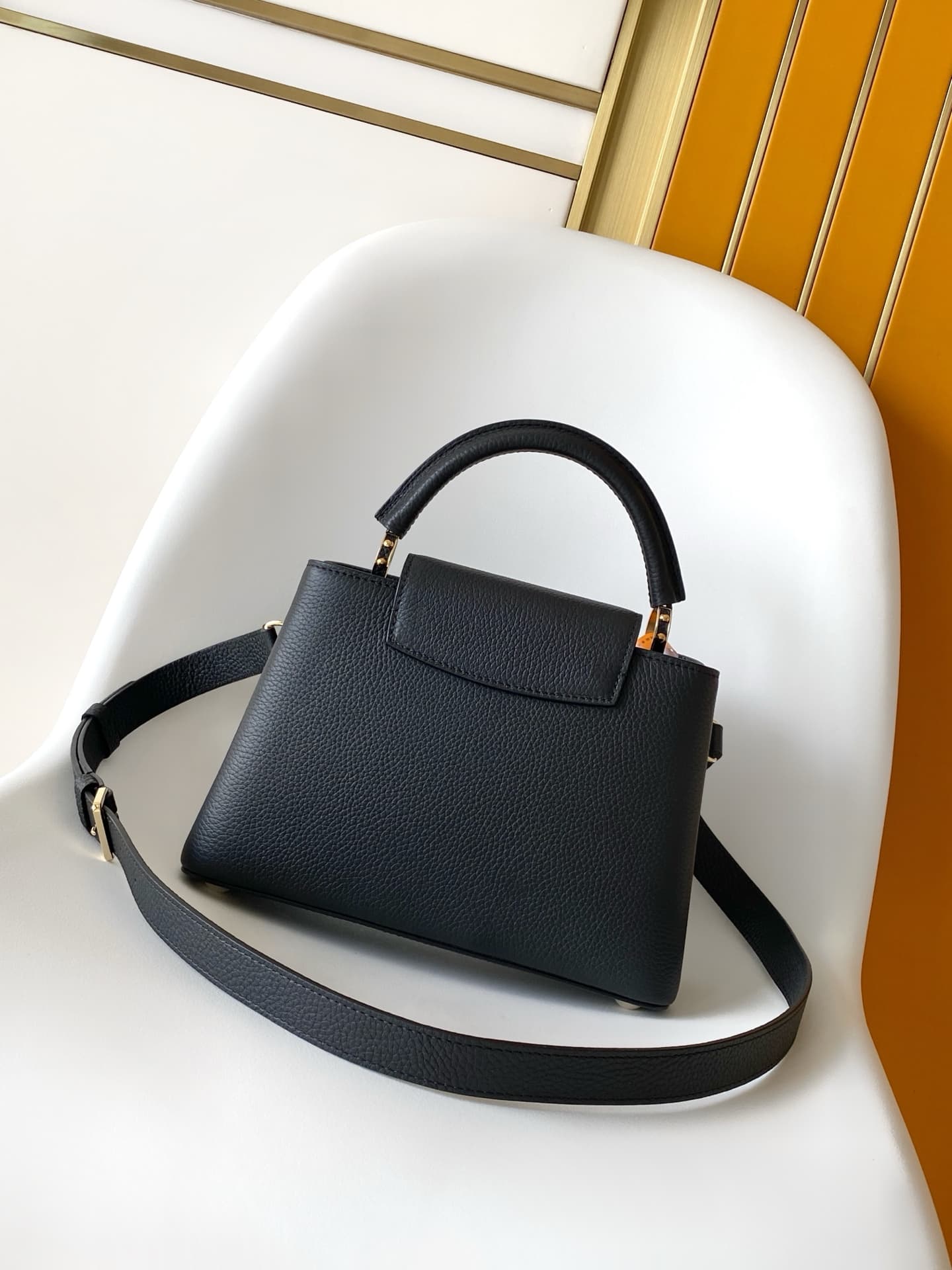C5271 💰 M29439 Black; M28450 Beige; M29440 Gray; M28688 Brown; M28691 Bright Red; M29498 Horizontal Pink – Premium original style. Dynamic 163. This Capucines mini handbag features beautifully crafted braided chains and enamel Monogram floral decorations, — image 3