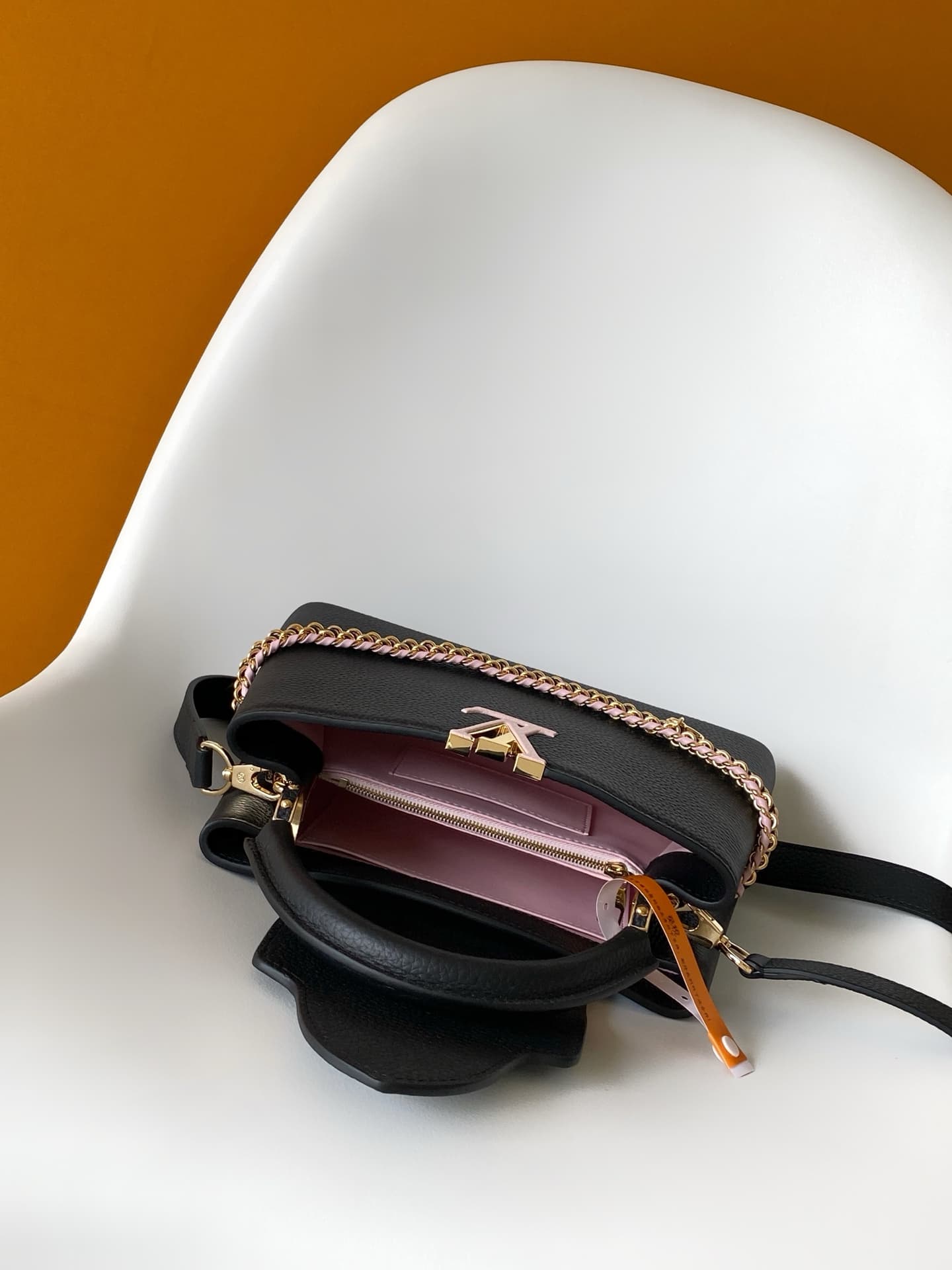 C5271 💰 M29439 Black; M28450 Beige; M29440 Gray; M28688 Brown; M28691 Bright Red; M29498 Horizontal Pink – Premium original style. Dynamic 163. This Capucines mini handbag features beautifully crafted braided chains and enamel Monogram floral decorations, — image 8