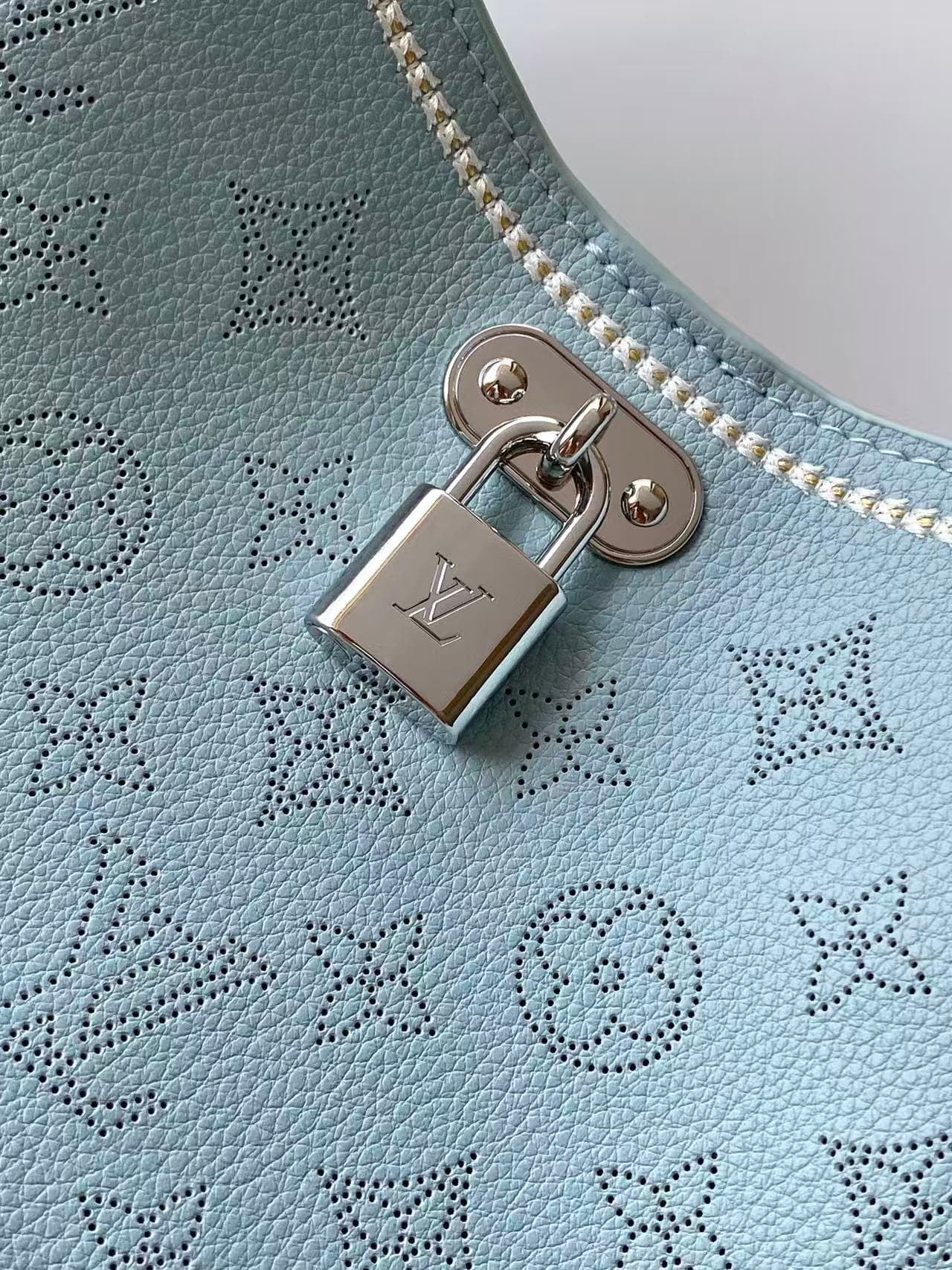 C5198 💰M28779 Blue M28306 Black M27336 Gray M27459 Beige Top-quality original dynamic 163 This All Around small-sized handbag belongs to the Mahina collection. It features a Monogram perforated cowhide leather in an elegant style, and comes with a metal L — image 5