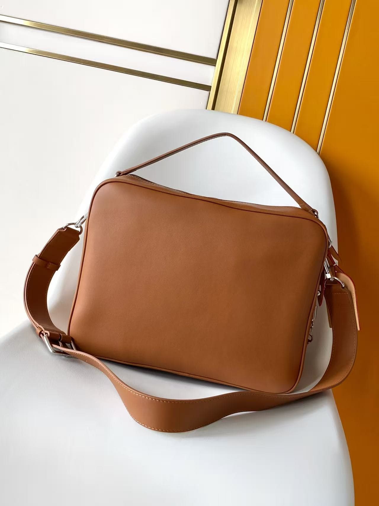 C5197 💰M27999 – Black and brown, high-quality original items; dynamic 163. This Nil XL handbag is made from soft, durable leather, with a wide and robust design that stands out. The interior is covered with LV Blason pattern fabric, providing ample space  — image 3