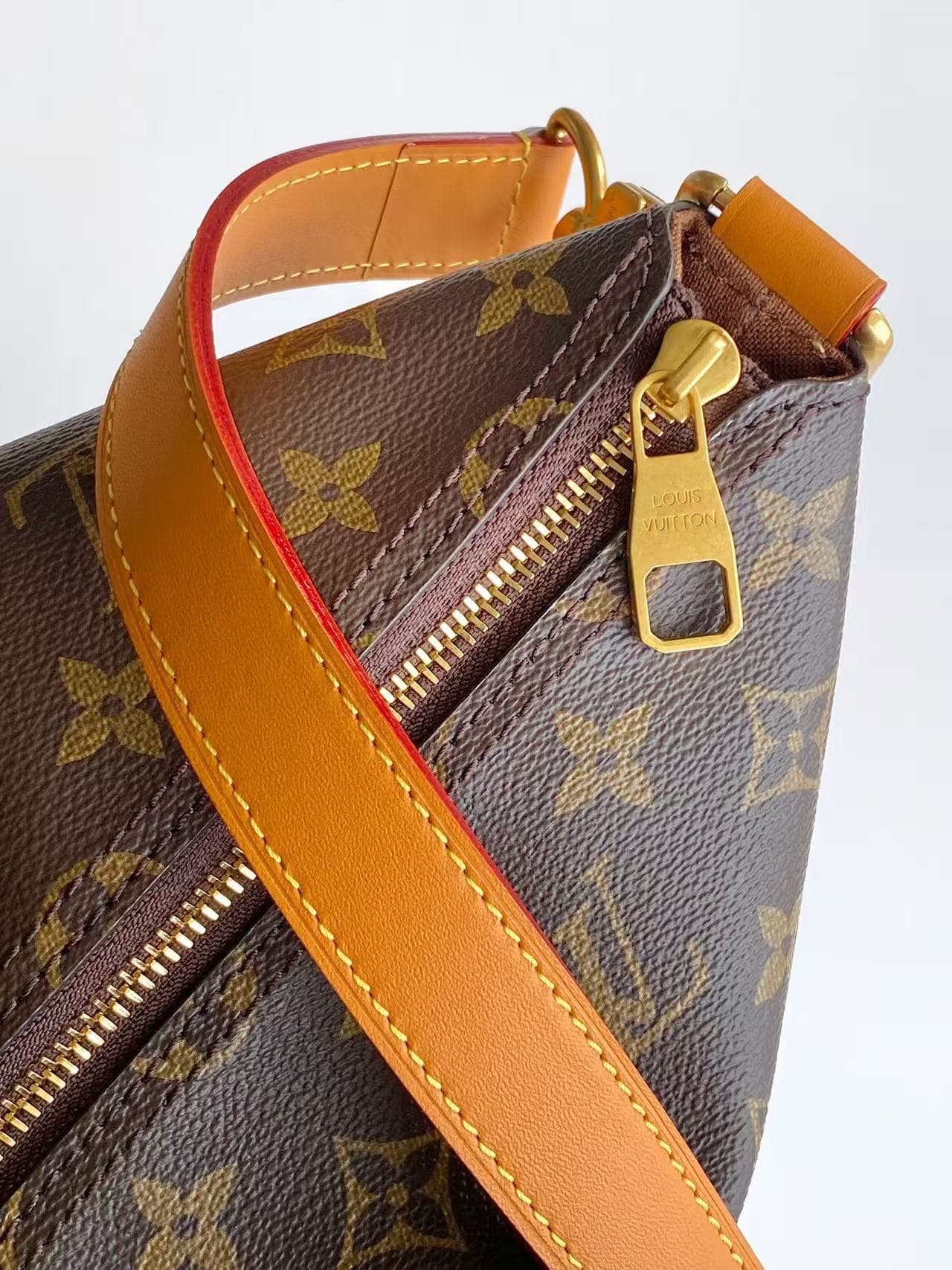 C5143 💰 M29596 premium original 163 chip【LV METIS handbag】This Métis handbag, made of Monogram canvas, embodies a self-assured attitude. The Métis handbag emphasizes lines and shapes; it offers the versatility required by modern handbags, while also retai — image 5