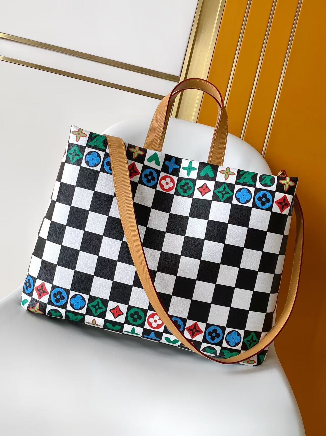 C5118 💰M10991 – Large size; M10992 – Small size; M10993 – Miniature, top-quality original style. 163 – Dynamic design; LV 2027 – Spring/Summer men’s handbag. The design of this handbag draws inspiration from Louis Vuitton’s classic shopping bags, featurin — image 4