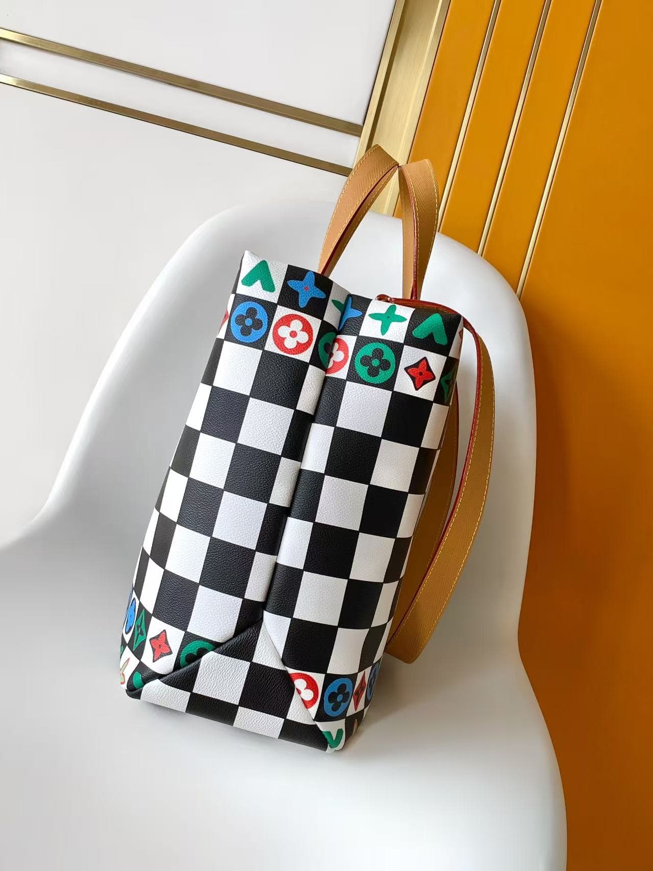 C5118 💰M10991 – Large size; M10992 – Small size; M10993 – Miniature, top-quality original style. 163 – Dynamic design; LV 2027 – Spring/Summer men’s handbag. The design of this handbag draws inspiration from Louis Vuitton’s classic shopping bags, featurin — image 2