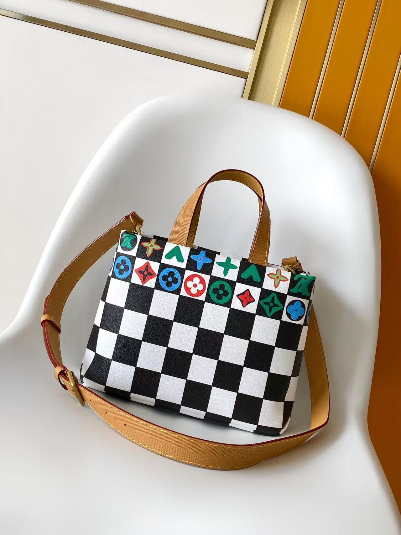 C5117 💰M10991 – Large size; M10992 – Small size; M10993 – Miniature, top-quality original items. 163 – Dynamic design; LV 2027 – Spring/Summer men’s handbag. The design of this handbag draws inspiration from Louis Vuitton’s classic shopping bags, featurin — image 3
