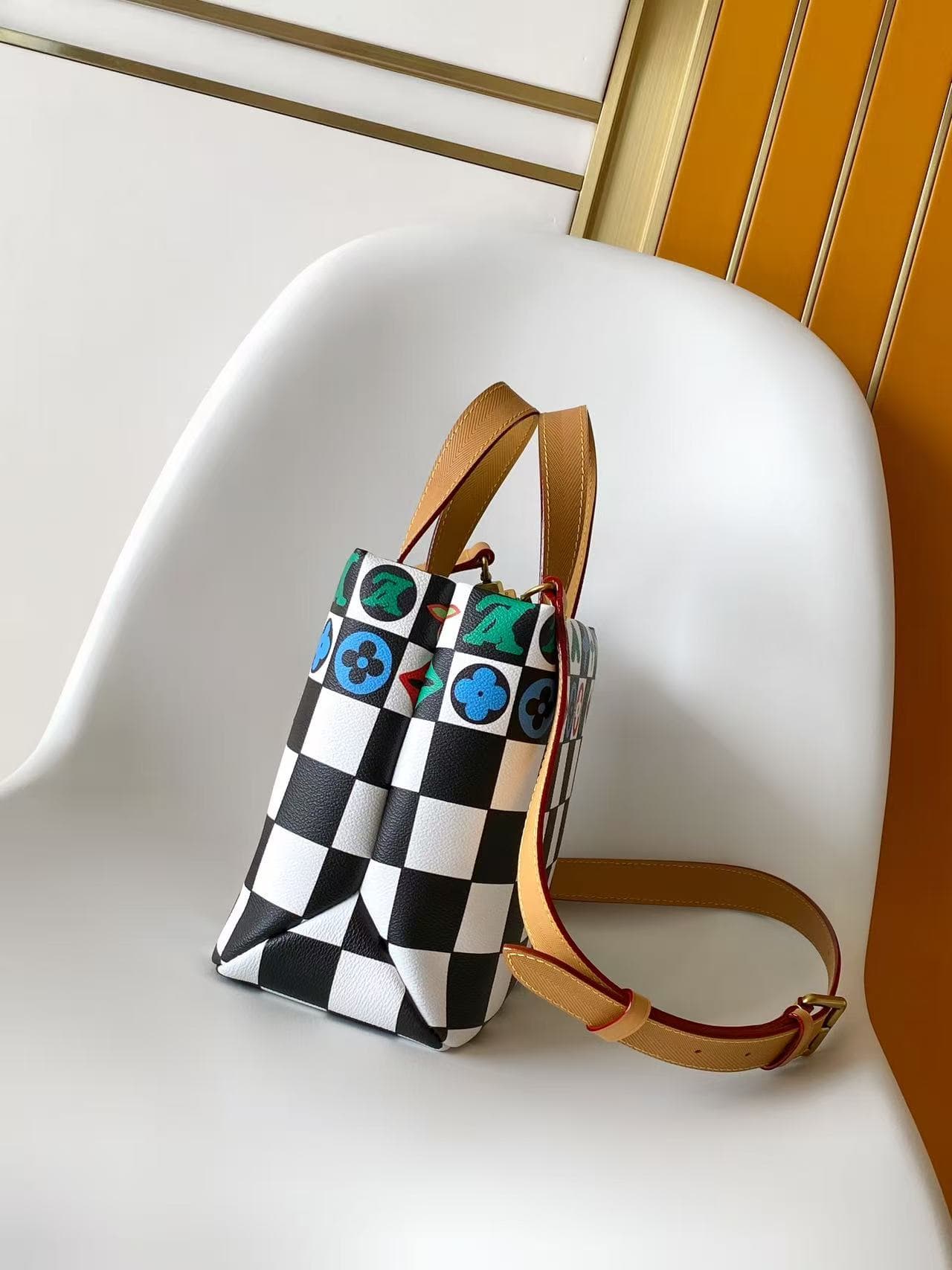 C5117 💰M10991 – Large size; M10992 – Small size; M10993 – Miniature, top-quality original items. 163 – Dynamic design; LV 2027 – Spring/Summer men’s handbag. The design of this handbag draws inspiration from Louis Vuitton’s classic shopping bags, featurin — image 2