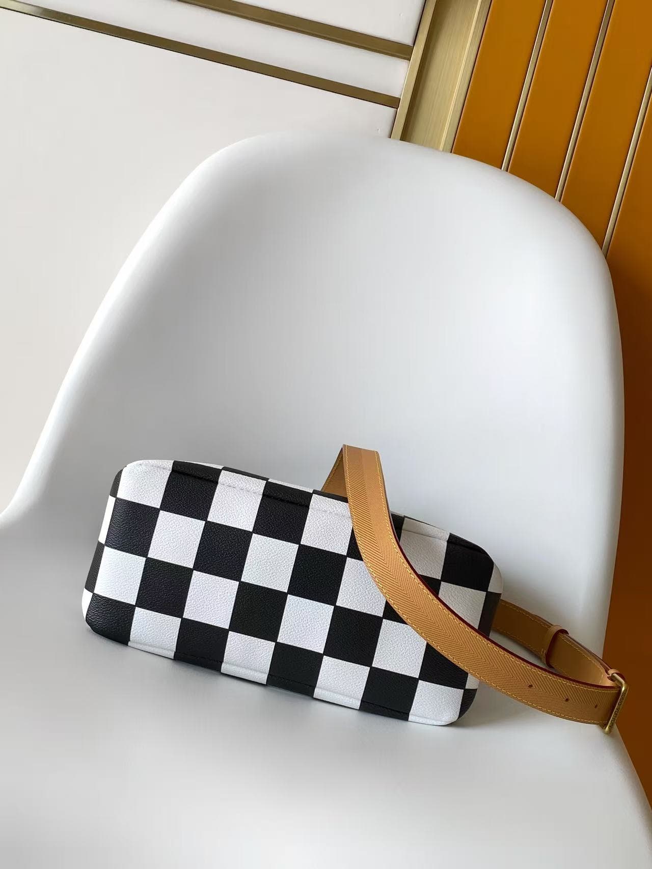 C5117 💰M10991 – Large size; M10992 – Small size; M10993 – Miniature, top-quality original items. 163 – Dynamic design; LV 2027 – Spring/Summer men’s handbag. The design of this handbag draws inspiration from Louis Vuitton’s classic shopping bags, featurin — image 4