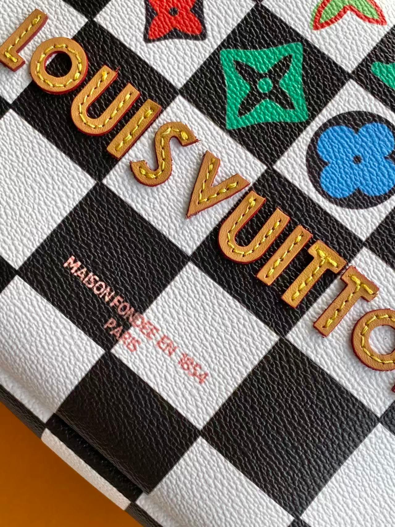 C5116 💰M10991 – Large size; M10992 – Small size; M10993 – Miniature, top-tier original model. 163 – Dynamic design; LV 2027 – Spring/Summer men’s handbag. The design of this handbag is inspired by Louis Vuitton’s classic shopping bags, featuring sleek lin — image 6