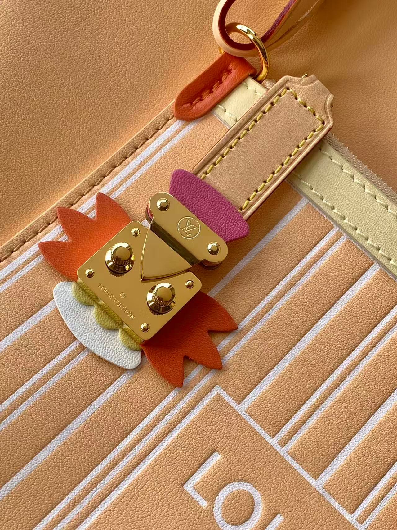 C5029 💰M2A095LVCrafty collection/series reimagines NeverfullMM handbags in the iconic sand dune color of MonogramDune, bringing a vibrant touch to summer wear. This model is made of canvas material, with leather lining and trim, and features colorful elem — image 6