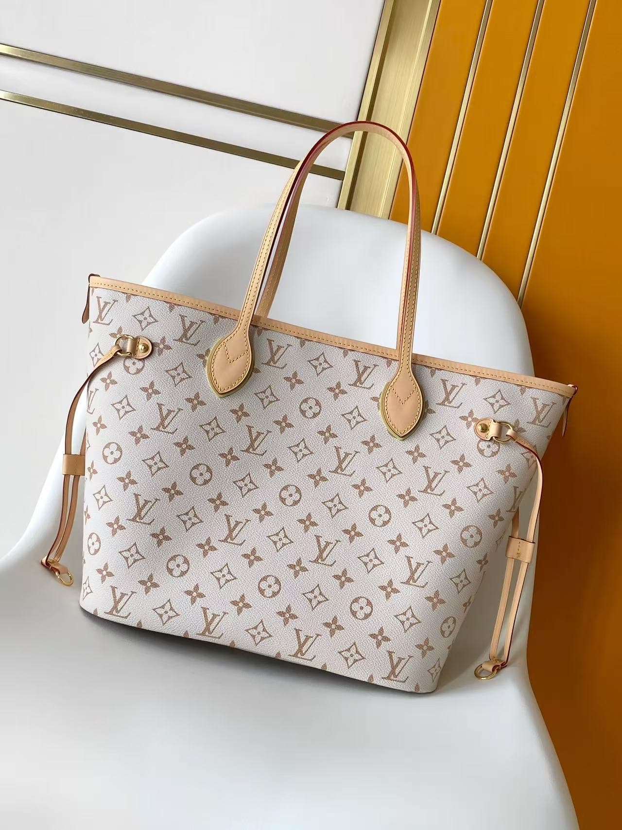 C5029 💰M2A095LVCrafty collection/series reimagines NeverfullMM handbags in the iconic sand dune color of MonogramDune, bringing a vibrant touch to summer wear. This model is made of canvas material, with leather lining and trim, and features colorful elem — image 3