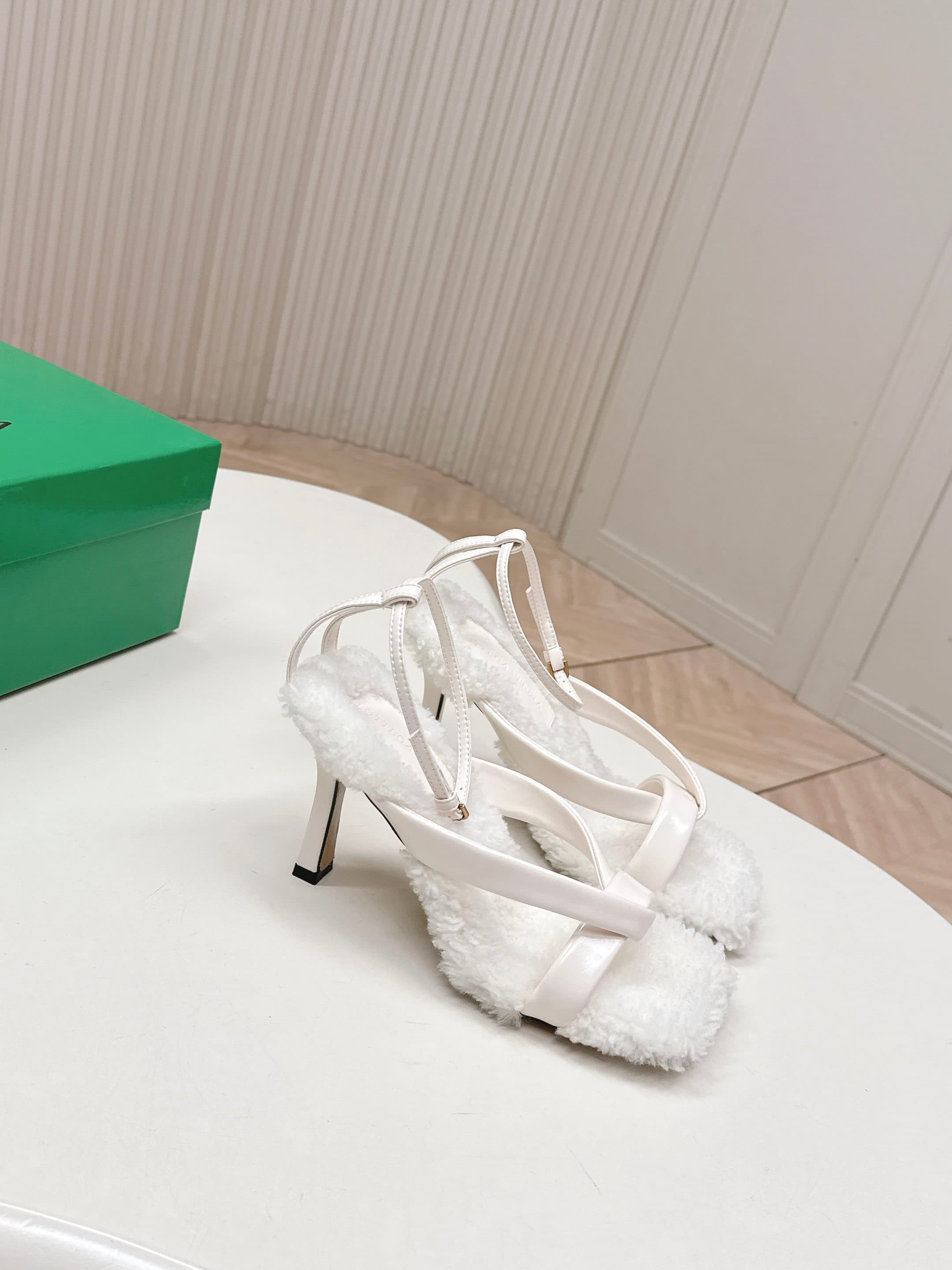 C176 Out of Bottega Veneta 2026 collection/series — image 2
