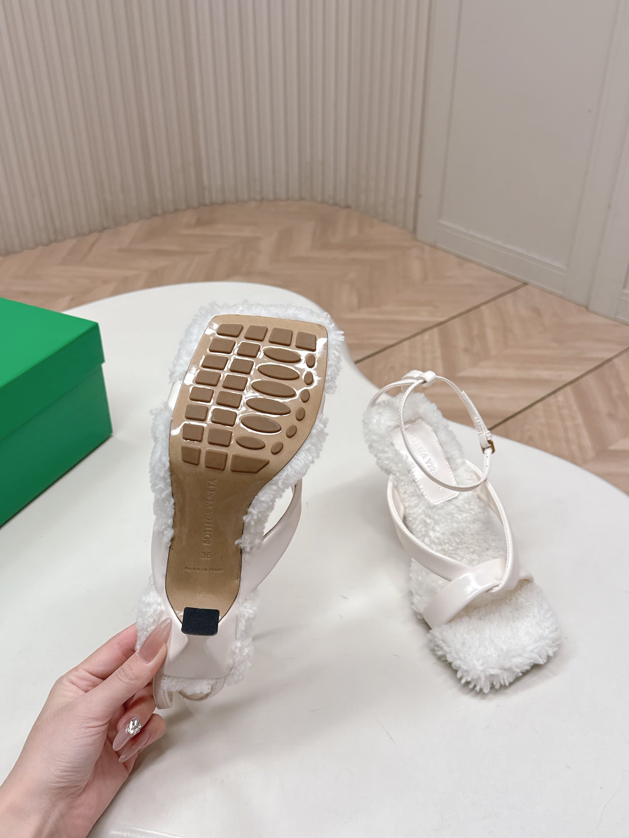 C176 Out of Bottega Veneta 2026 collection/series — image 8