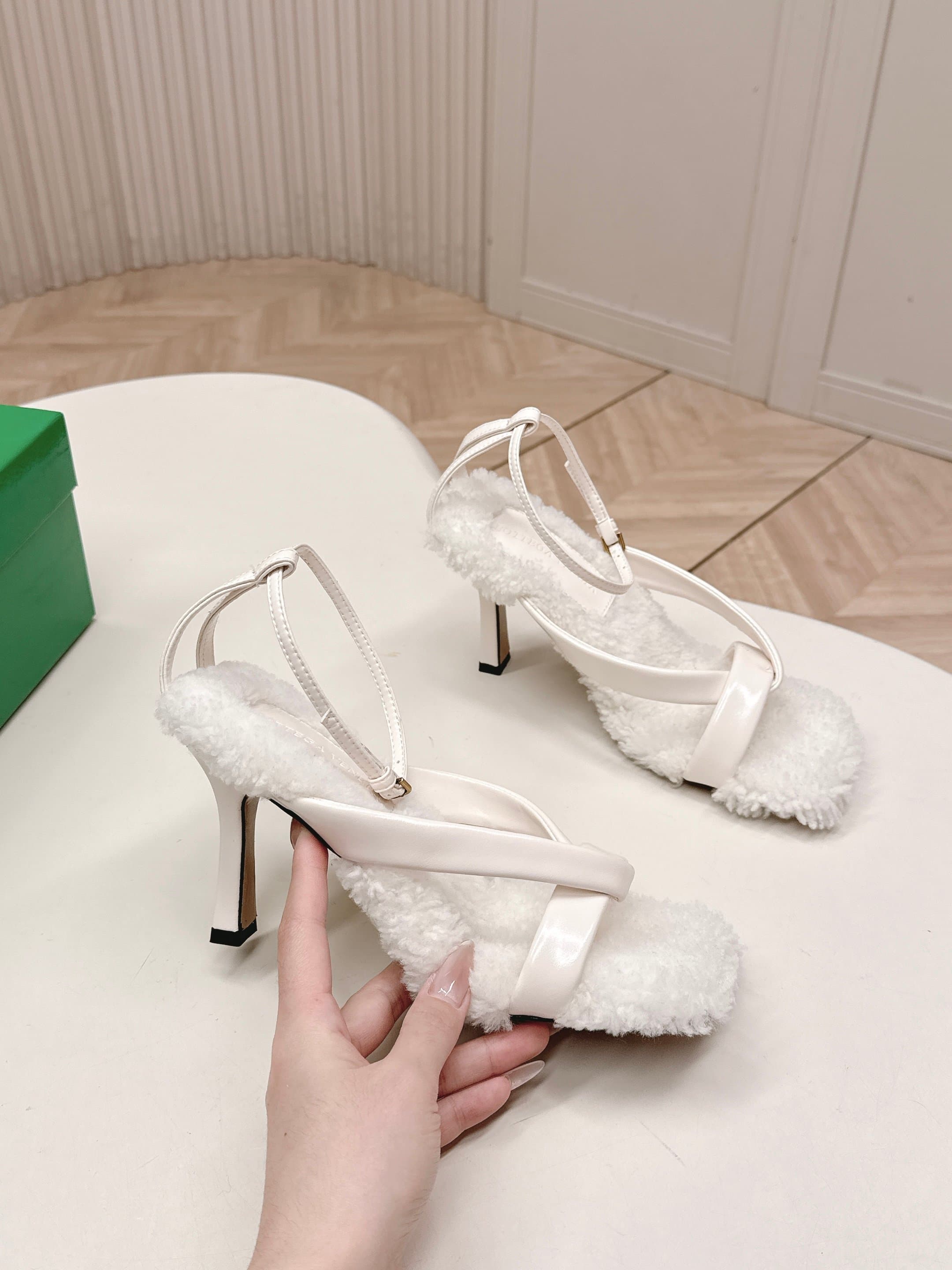 C176 Out of Bottega Veneta 2026 collection/series — image 6