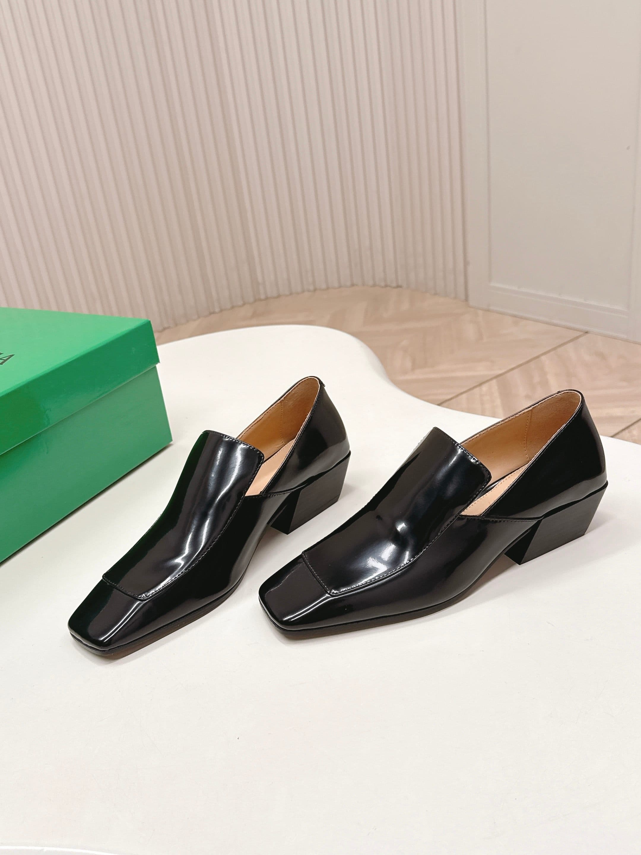 C181 Polished Collection BV2026 – Women’s thick-heel shoes, Sofia — image 3