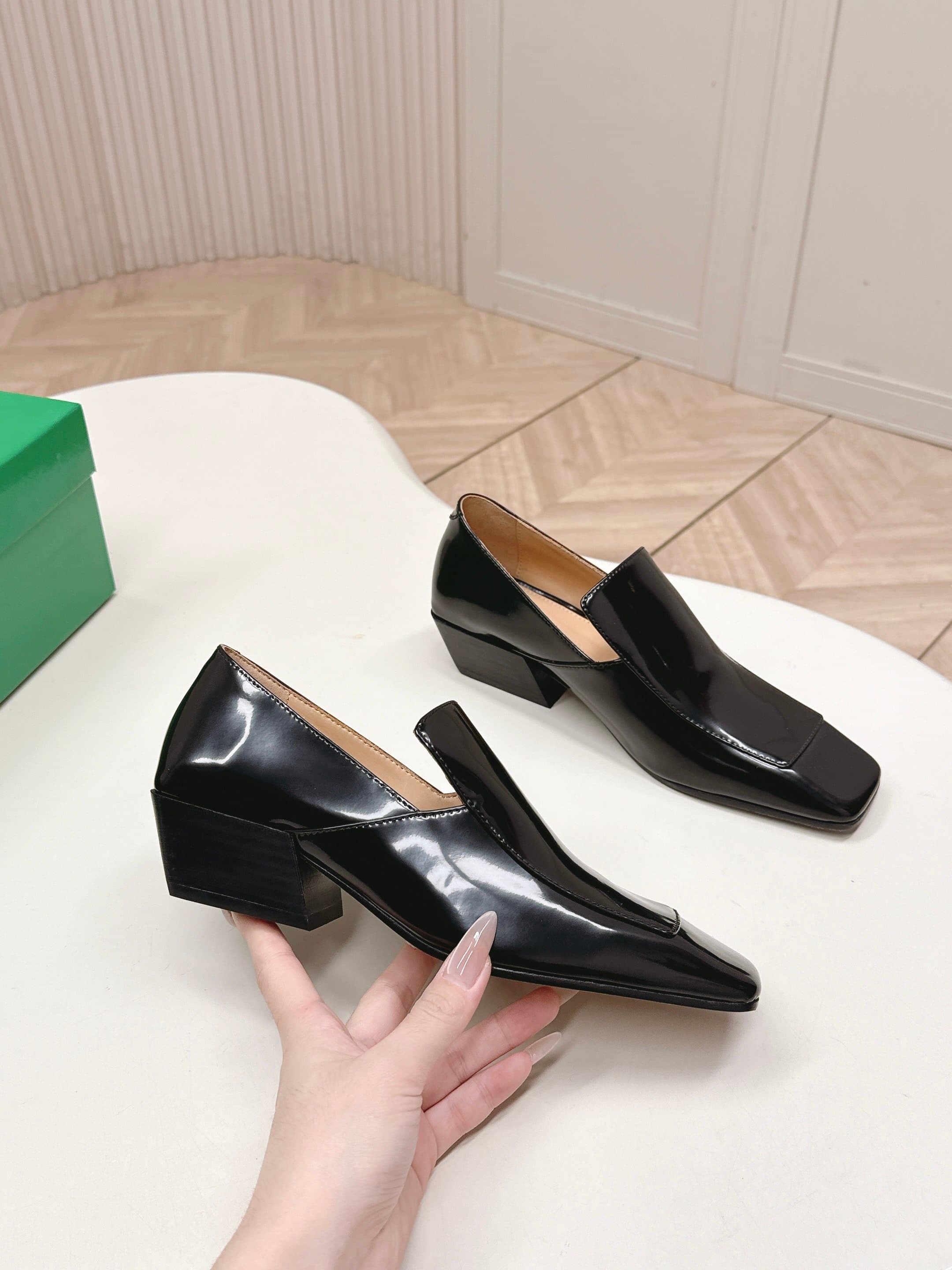 C181 Polished Collection BV2026 – Women’s thick-heel shoes, Sofia — image 5