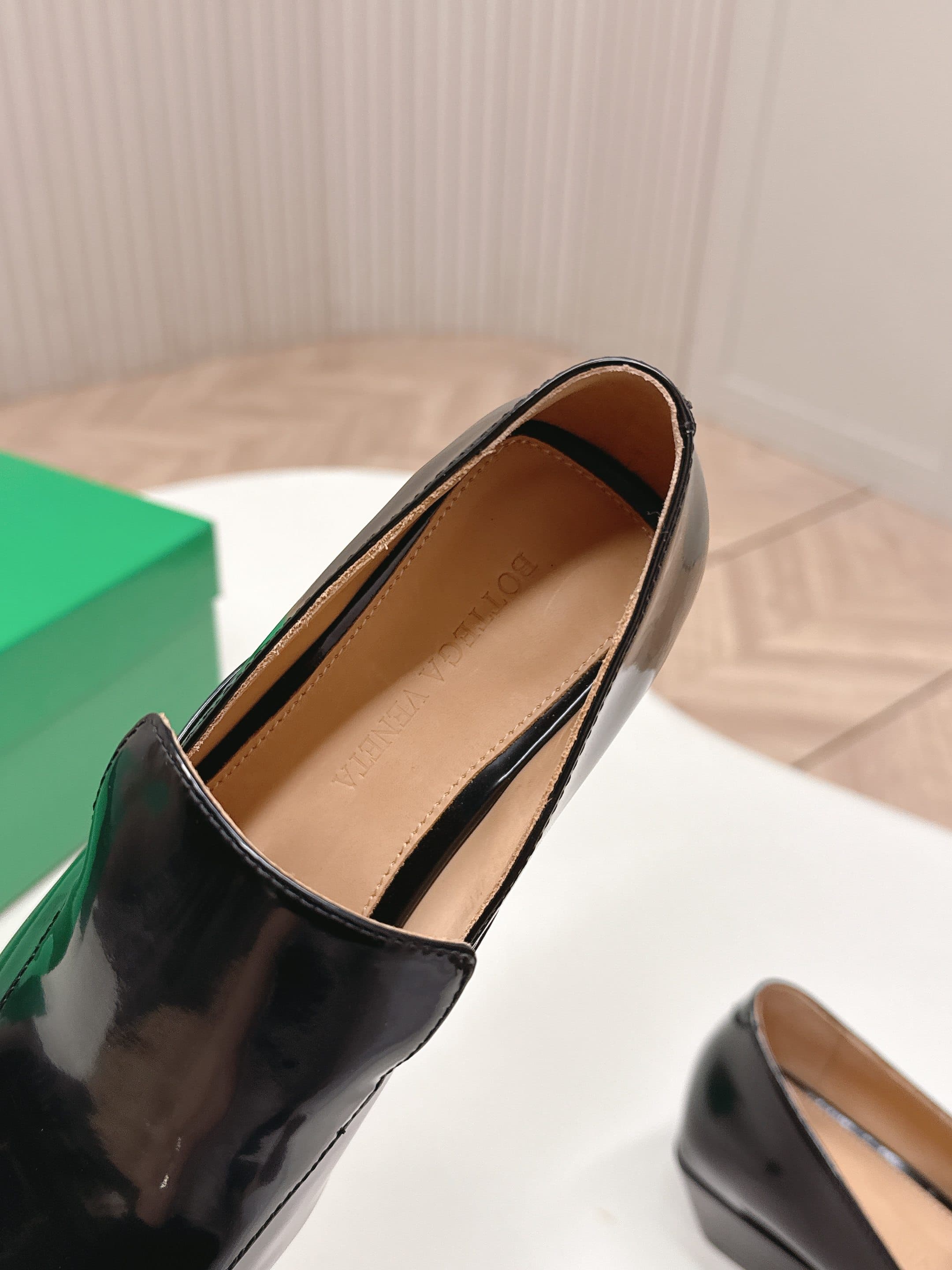 C181 Polished Collection BV2026 – Women’s thick-heel shoes, Sofia — image 6