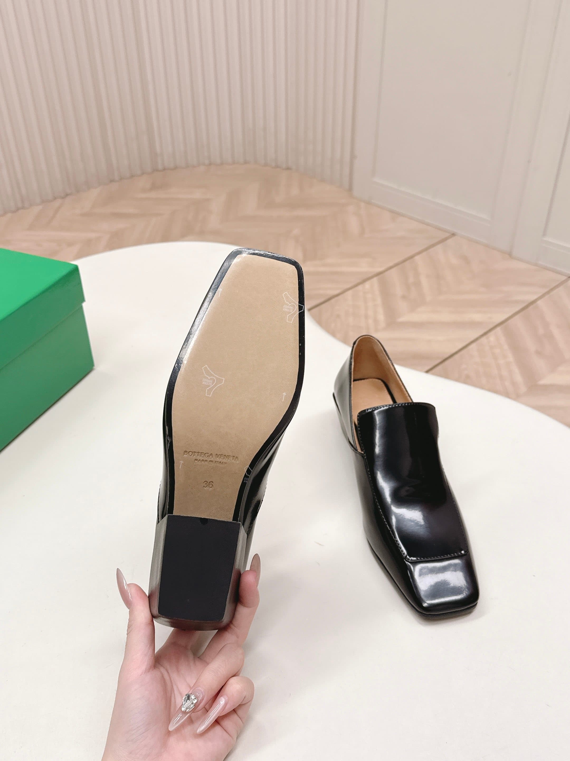 C181 Polished Collection BV2026 – Women’s thick-heel shoes, Sofia — image 7